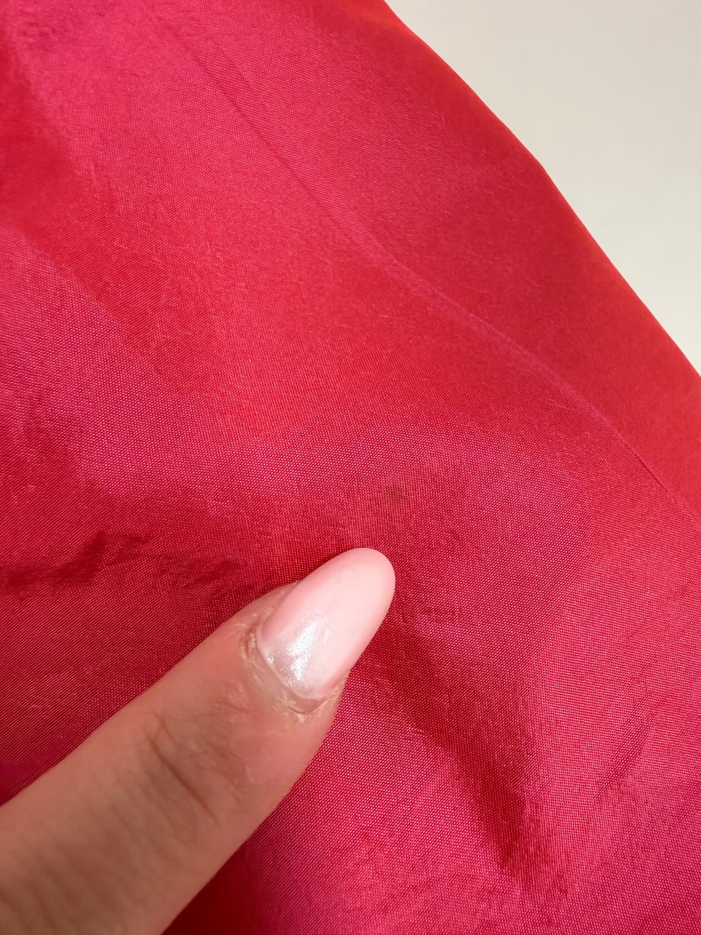 Fustă Max Mara din tafta ușor perlata de mătase naturală raspberry red