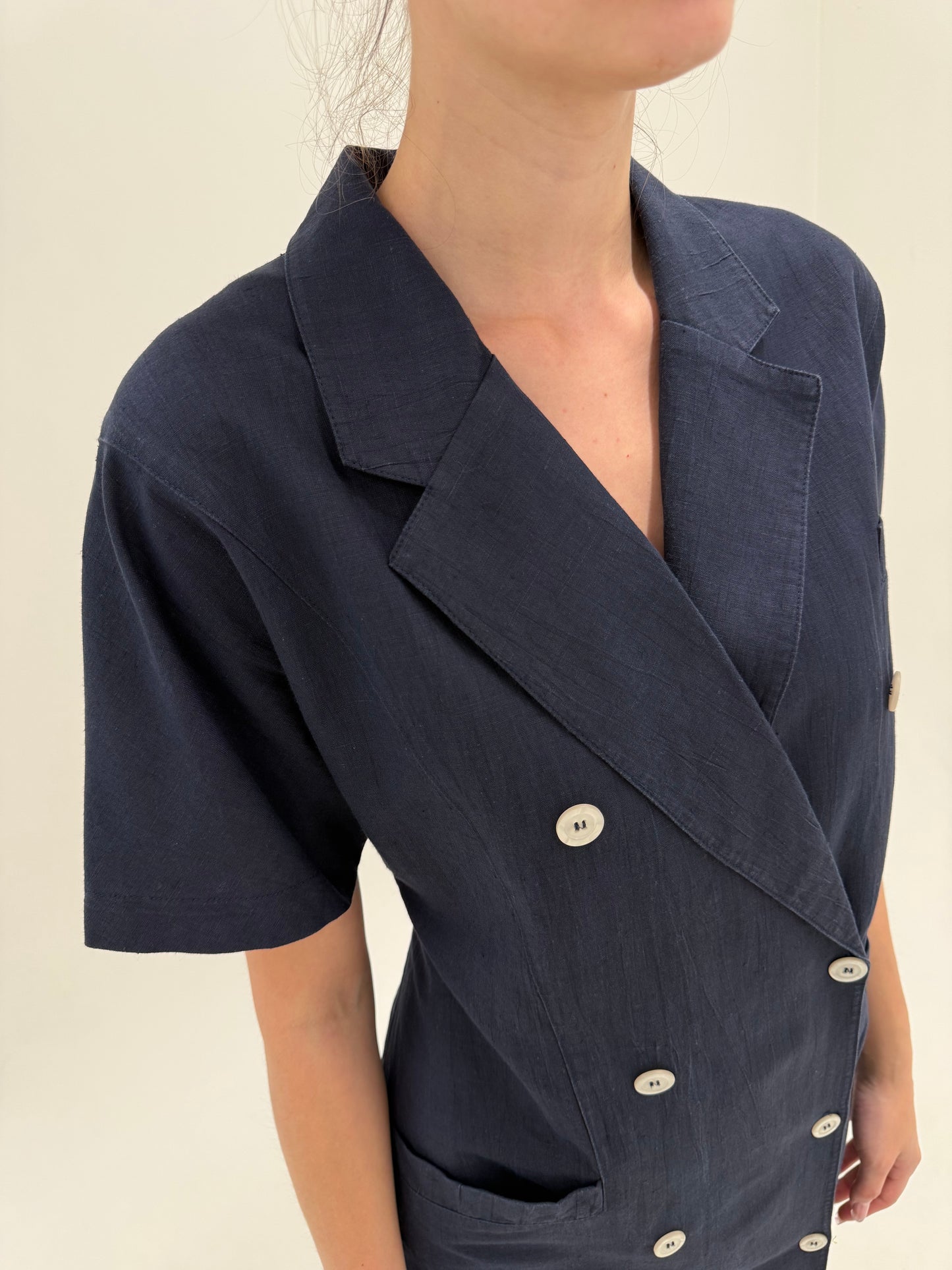Rochie vintage italiană din pânză ușor structurată de în și bumbac cu revere late