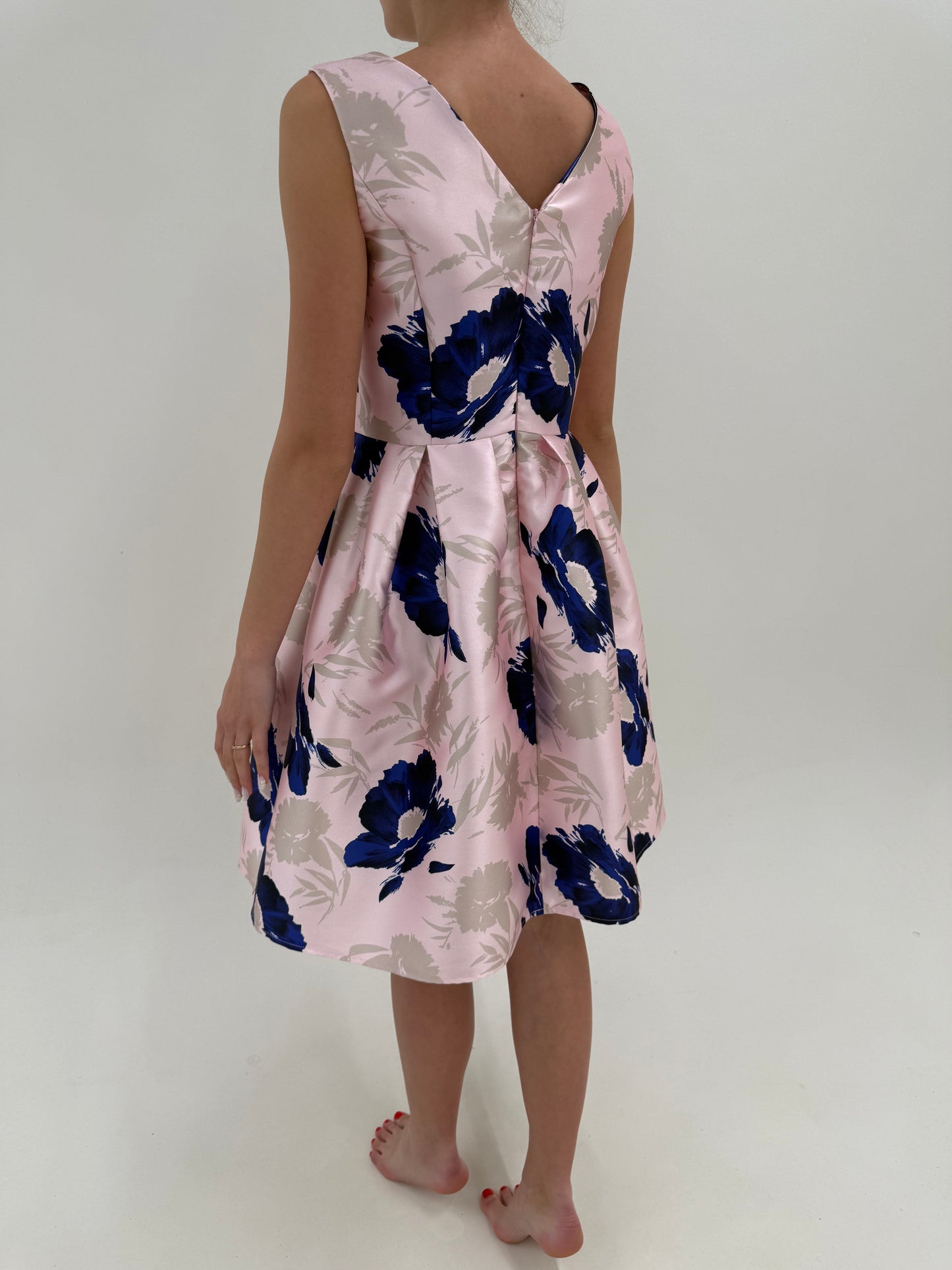 Rochie powder pink cambrata din jacquard cu talie ultra înaltă