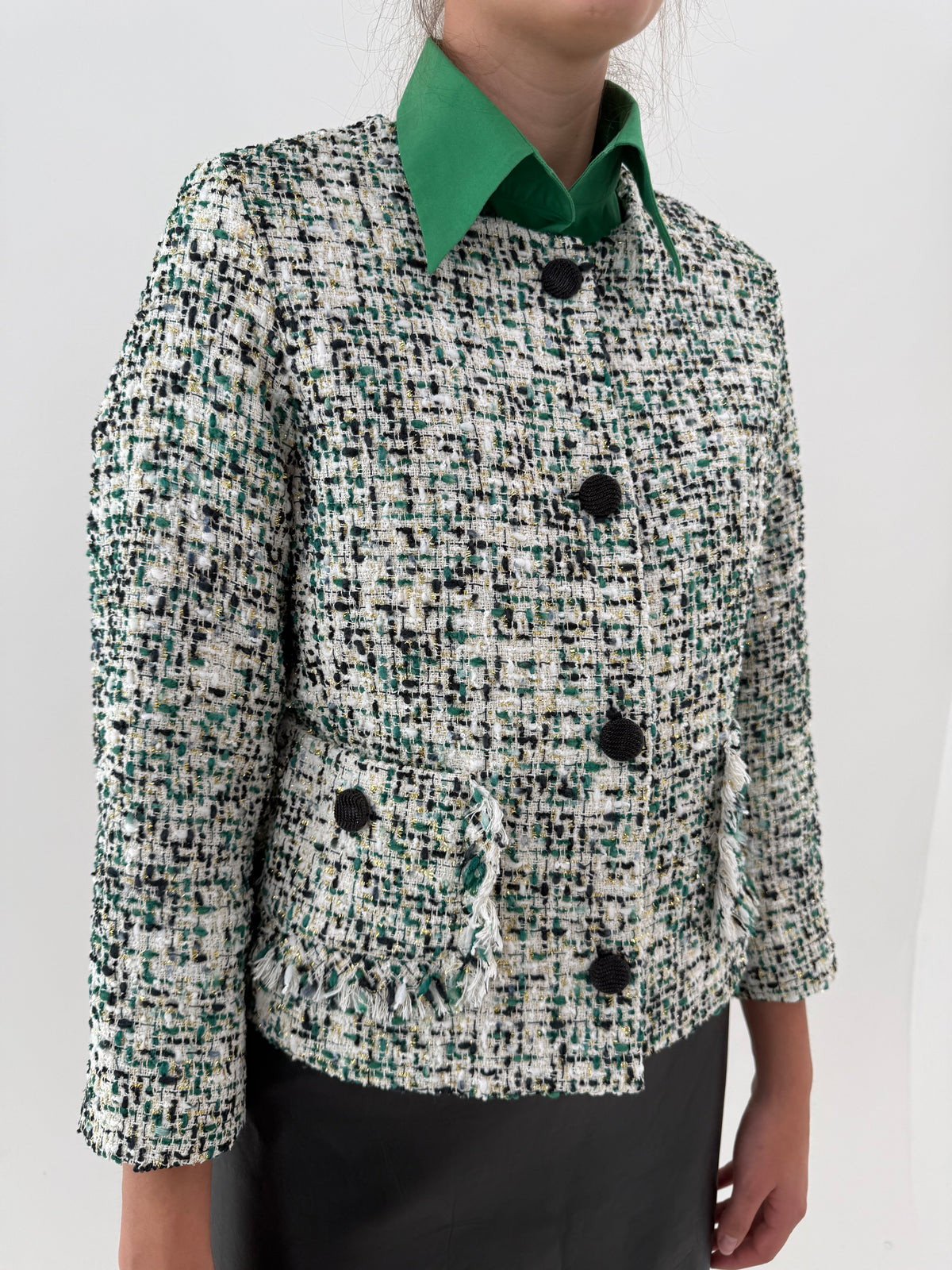 Sacou petite în stil Chanel din tweed excepțional de lana cu fir auriu