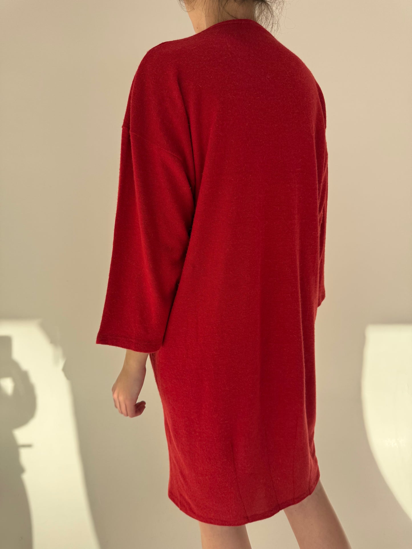 Rochie vintage cherry red cu mânecă fluture în croi retro modern