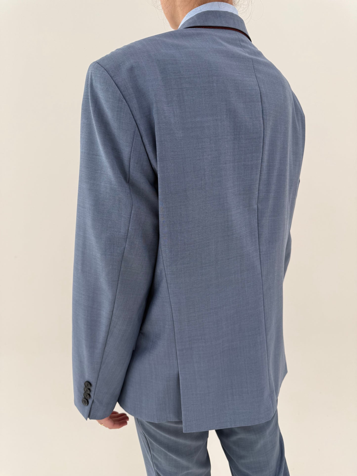 Costum baby blue Hugo Boss din stofita de primăvară vară