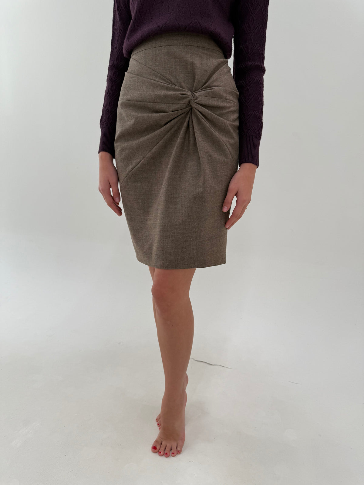 Fustă Max Mata taupe în croi ultra chic elaborat creion din lana extrafina