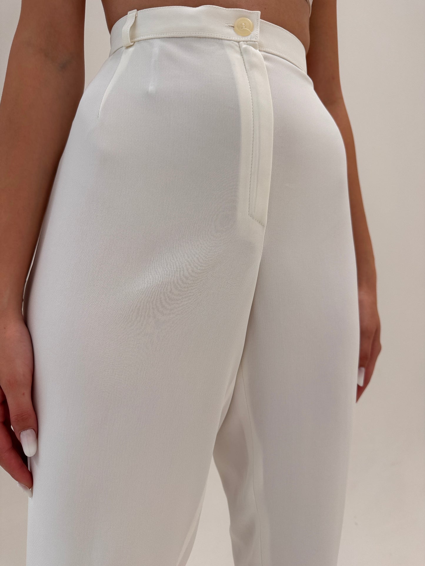Pantaloni petite țigaretă de la zi la cocktail cu talie ultra înaltă și solduri generoase