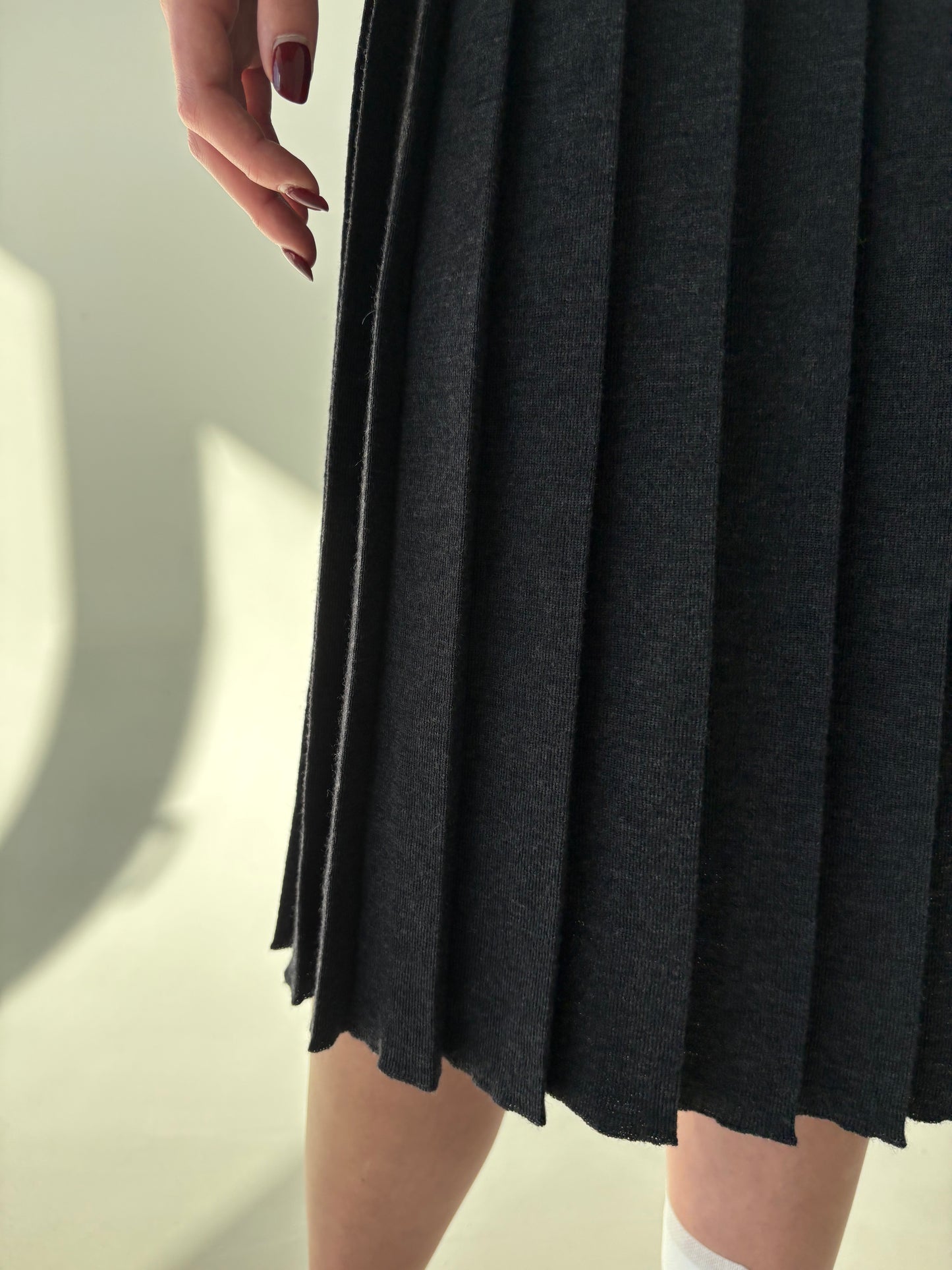 Fustă plisată charcoal gray din jerse de lana merino extrafina de gramaj mare