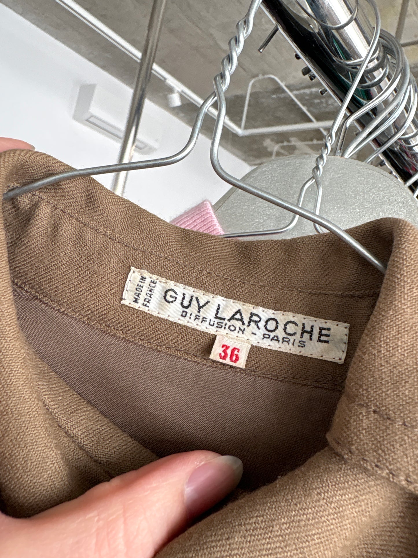 Rochie vintage luxury Guy Laroche în croi retro modern minimalist light kaki