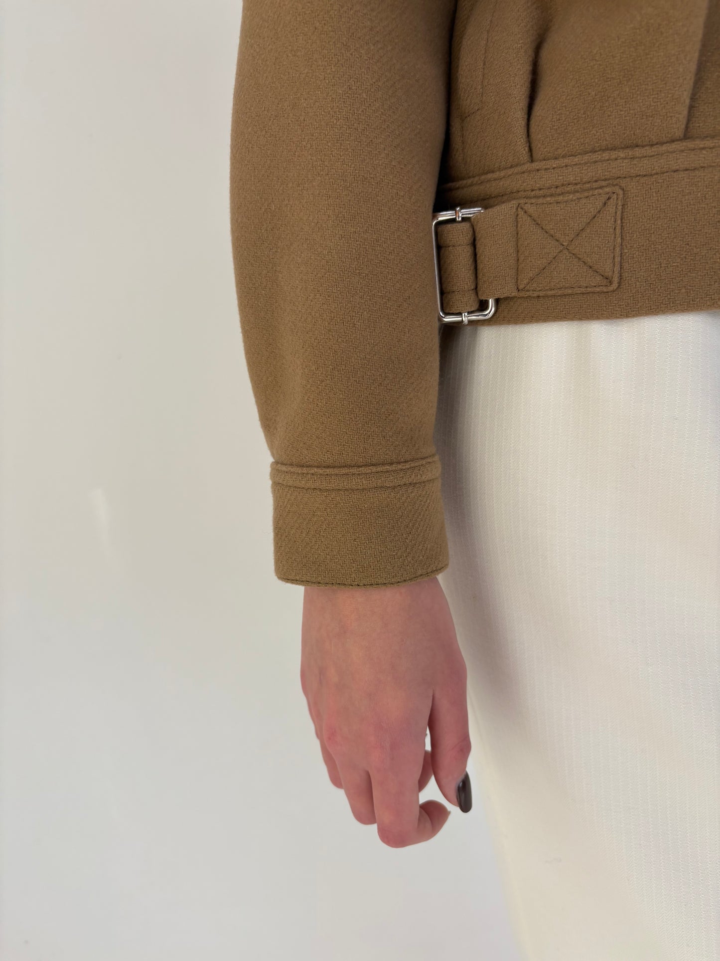 Jacheta camel de brand super premium in croi modern din lana