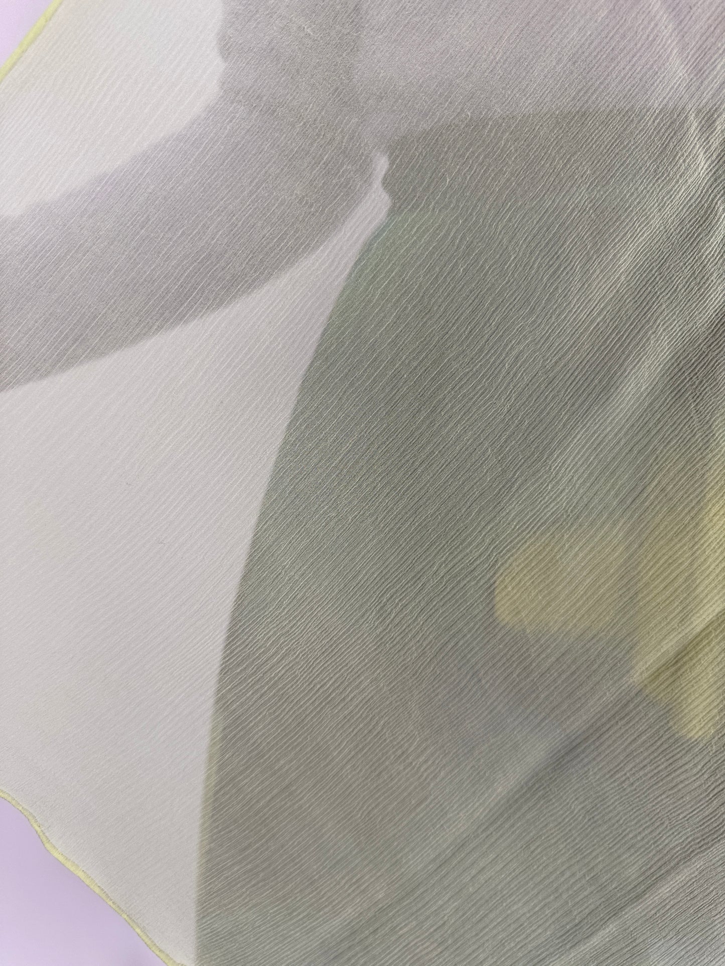 Eșarfă tea green din creppe de mătase naturală mată