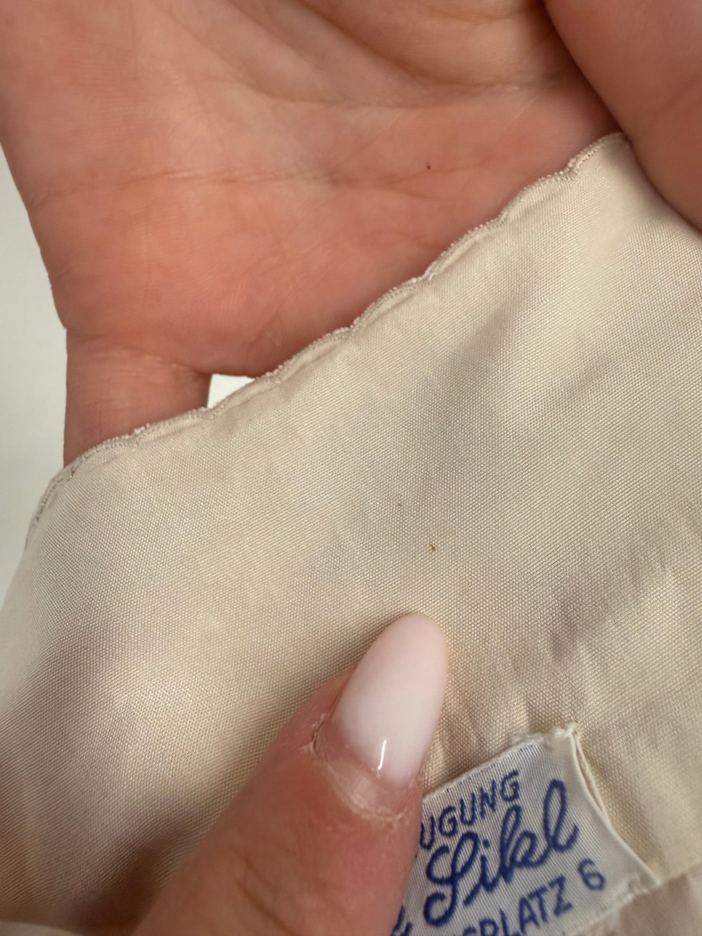 Cămașa vintage bijuterie din mătase naturală cambrata și broderie manuală