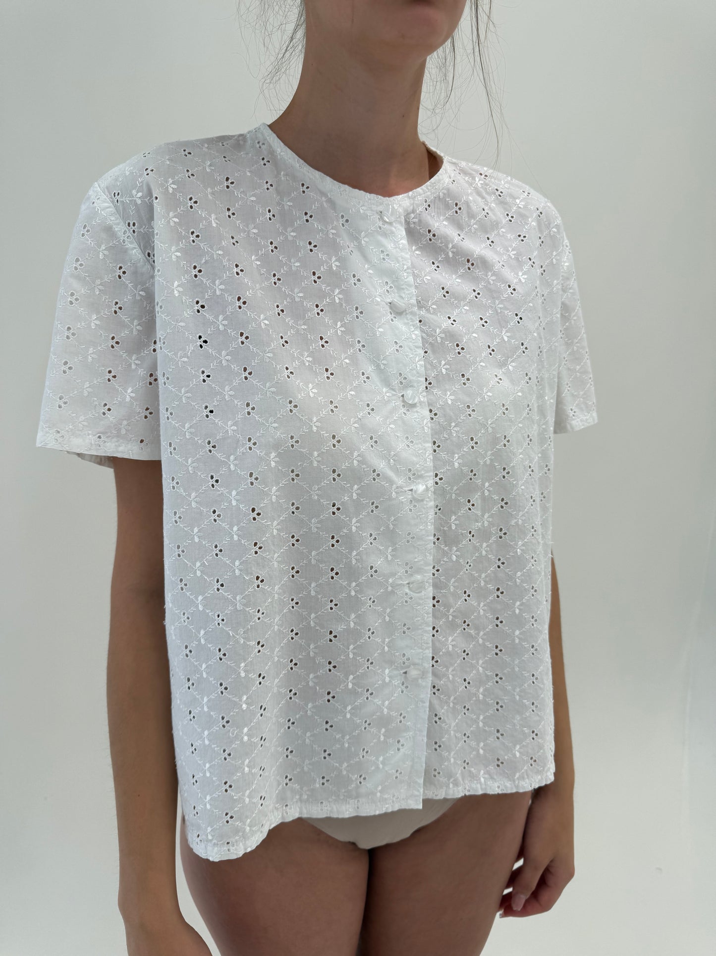 Top vintage din bumbac premium integral cu broderie anglaise