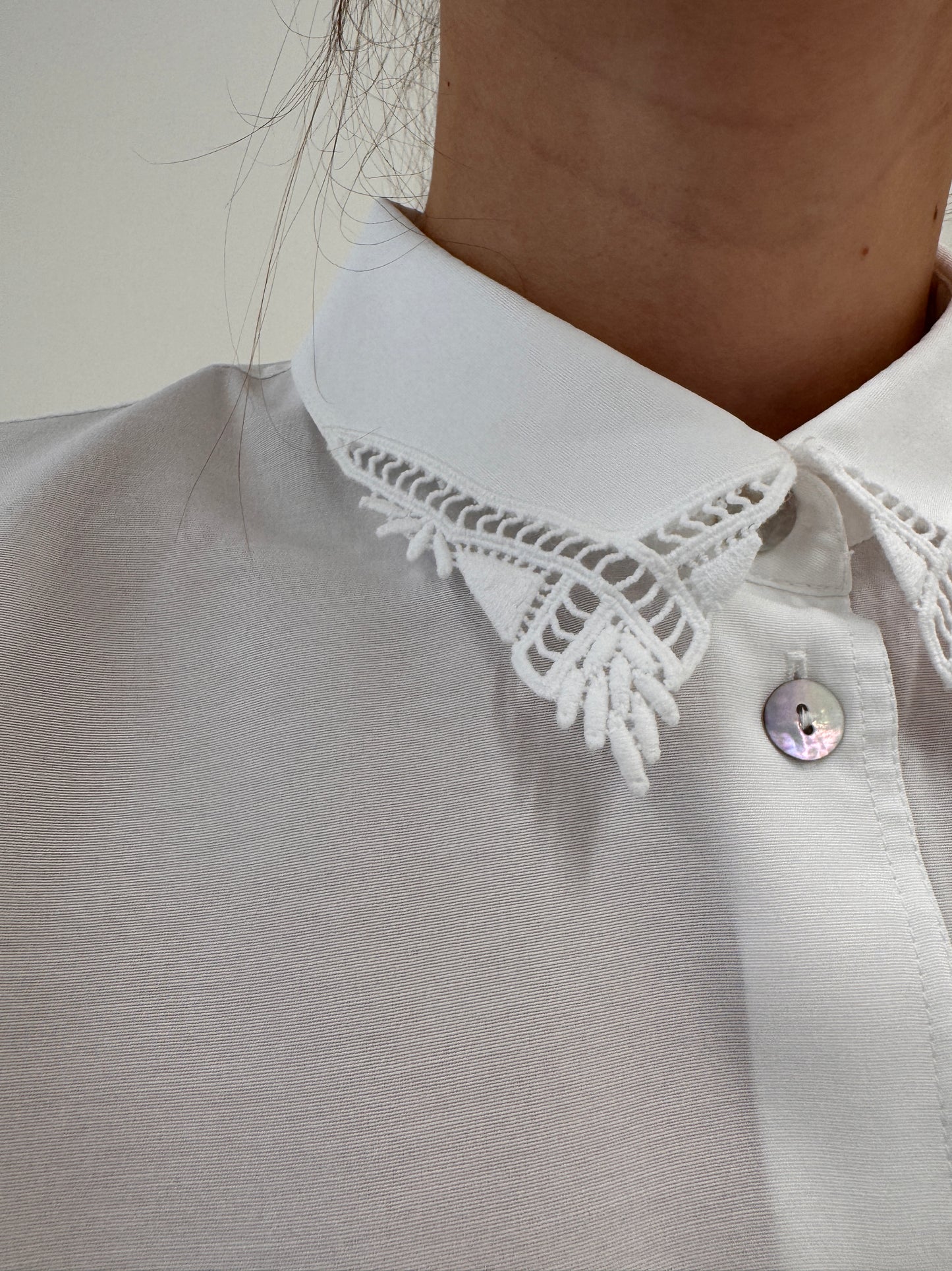Cămașa vintage lucrata manual cu broderie anglaise și macrame