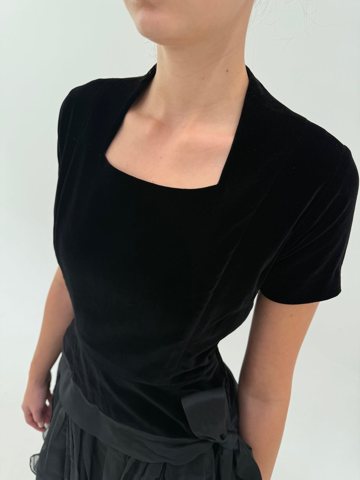 LBD old vintage anii 50 din catifea și organza de mătase naturală în straturi