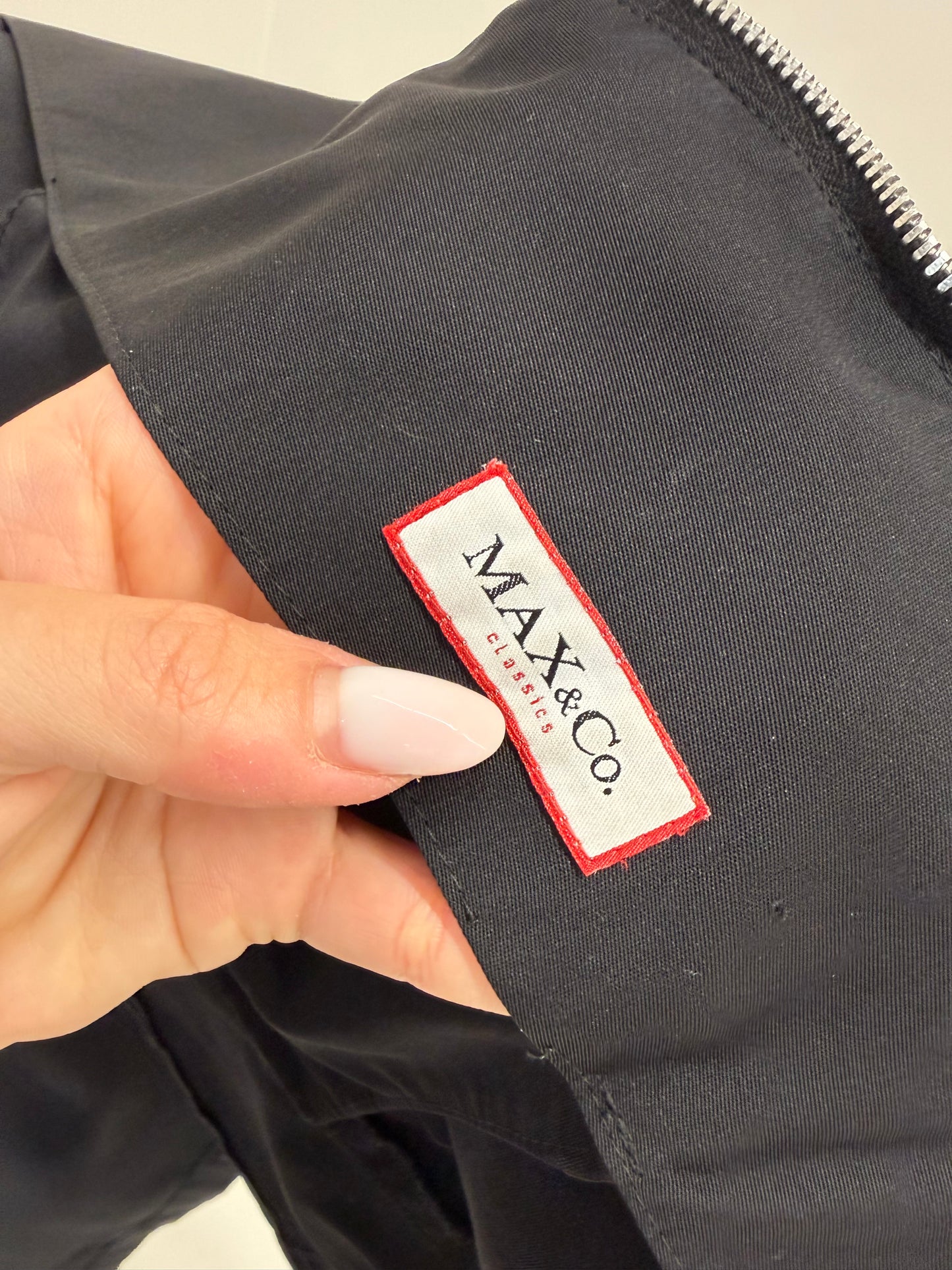 Jacheta impermeabilă de vară Max&Co by Max Mara neagră in croi ușor cambrat