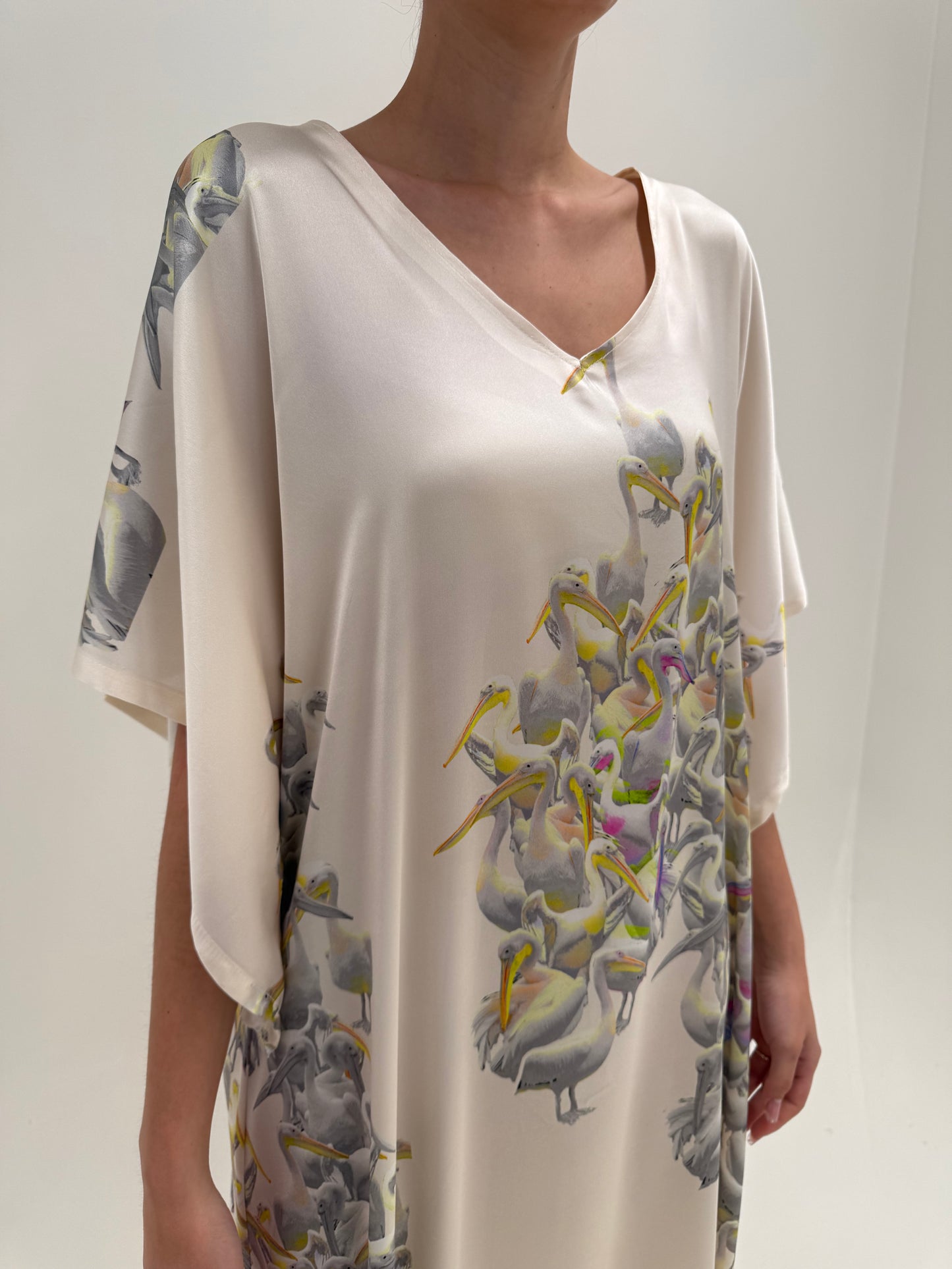 Kaftan tall nou din mătase naturală butter white cu print delicat