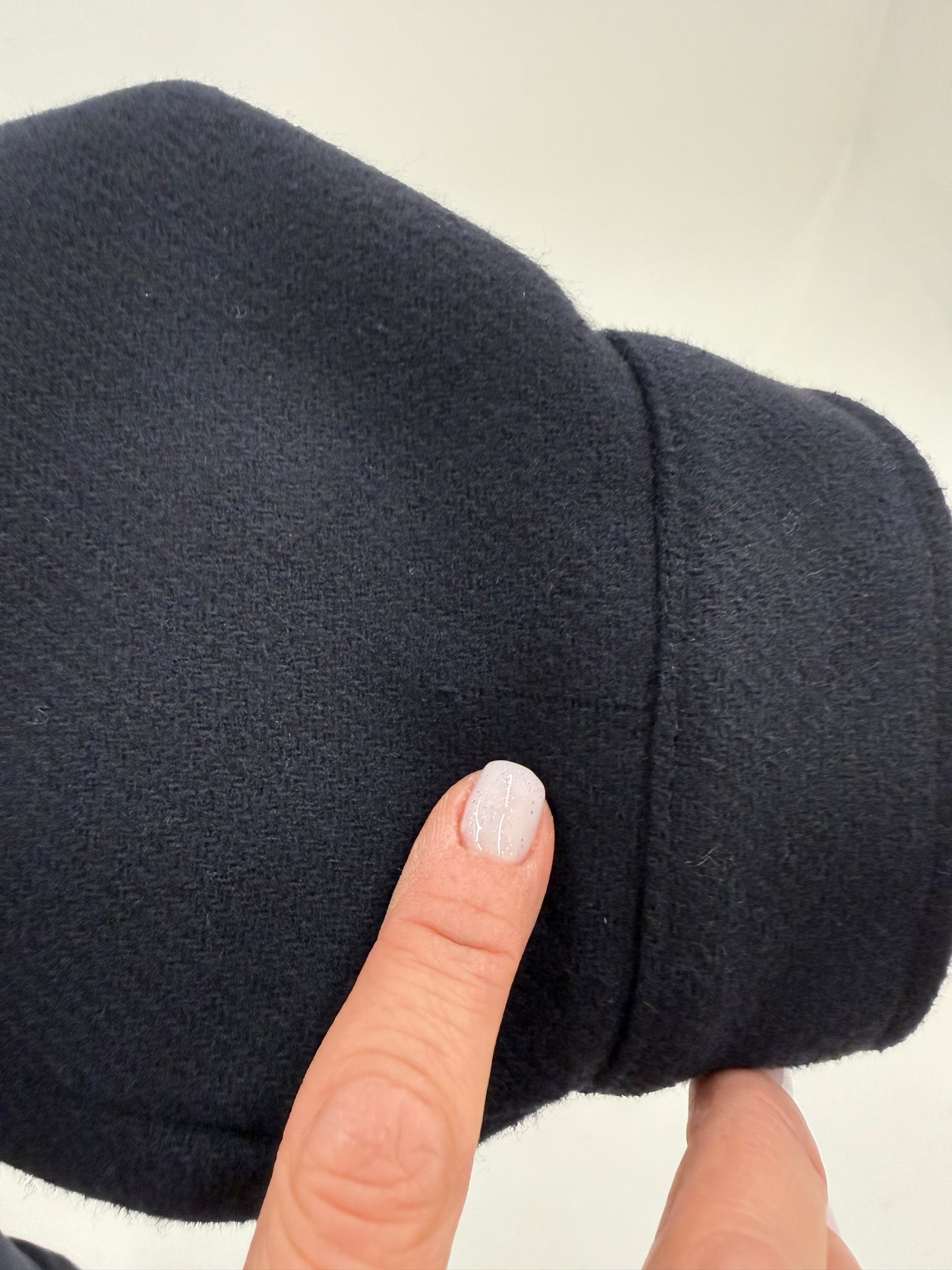 Jacheta în croi actual din stofă ușor structurată din mix de lana în croi lejer