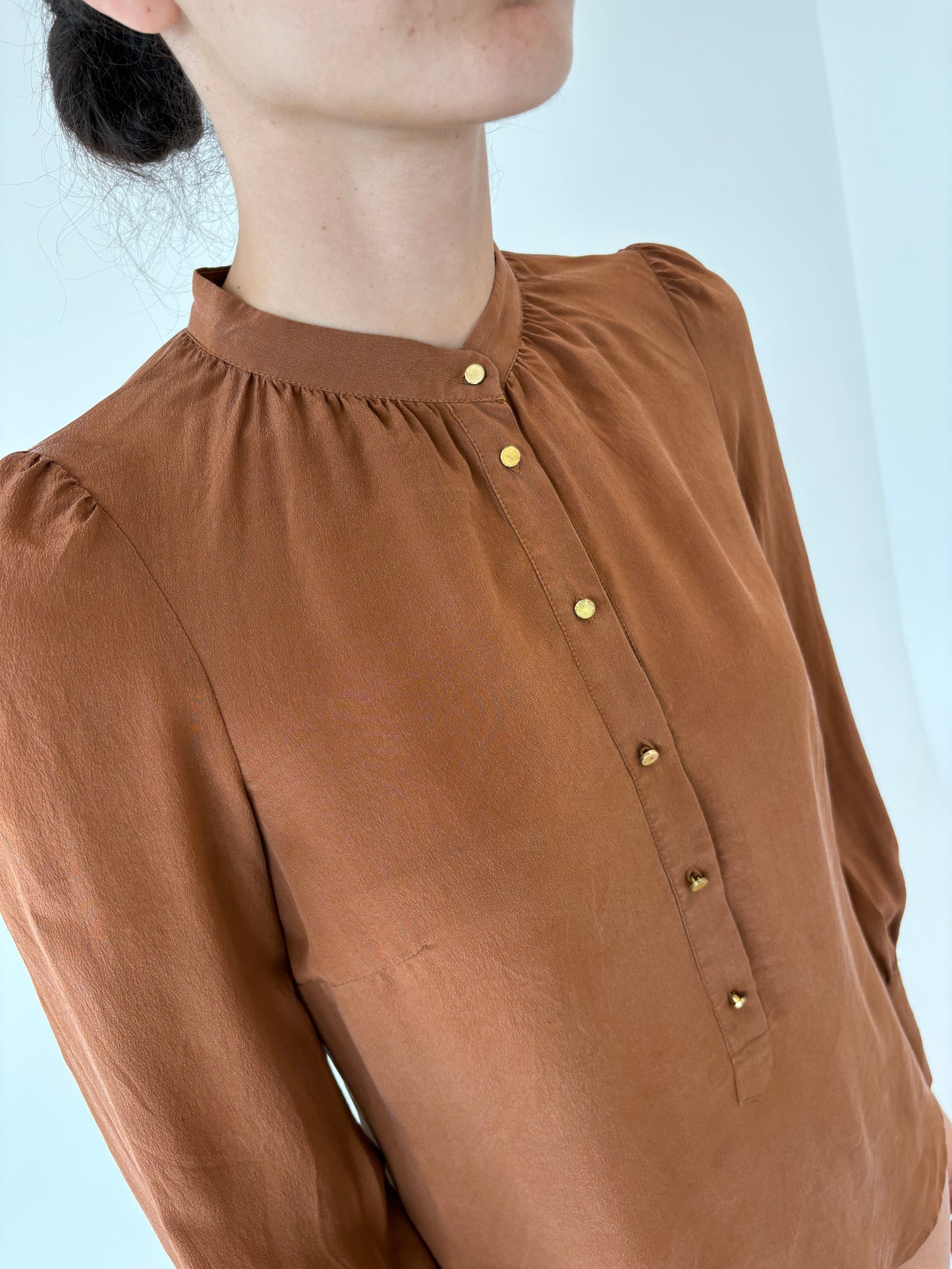 Cămașa caramel brown din mătase naturală