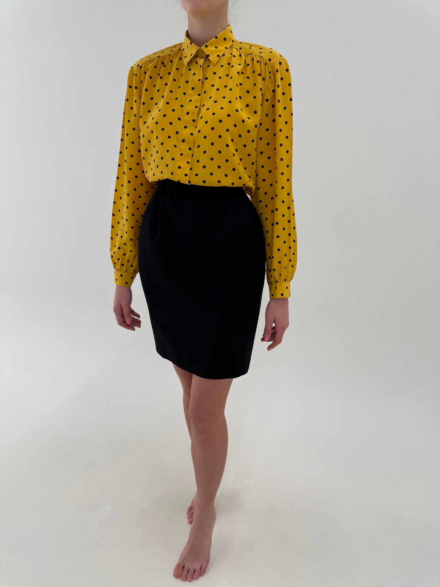 Fusta neagră Valentino cu talie ultra înaltă marcată și pense