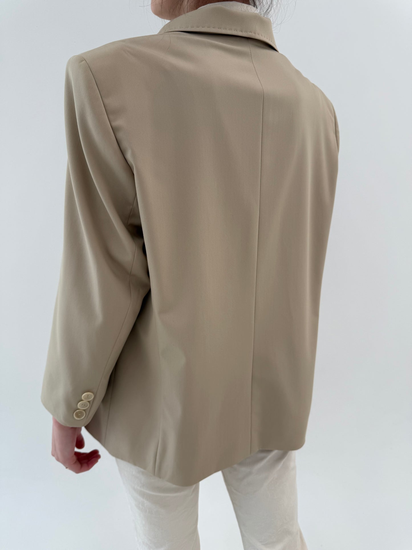 Sacou camel de brand luxury Delmod petite din stofita de sezon cald