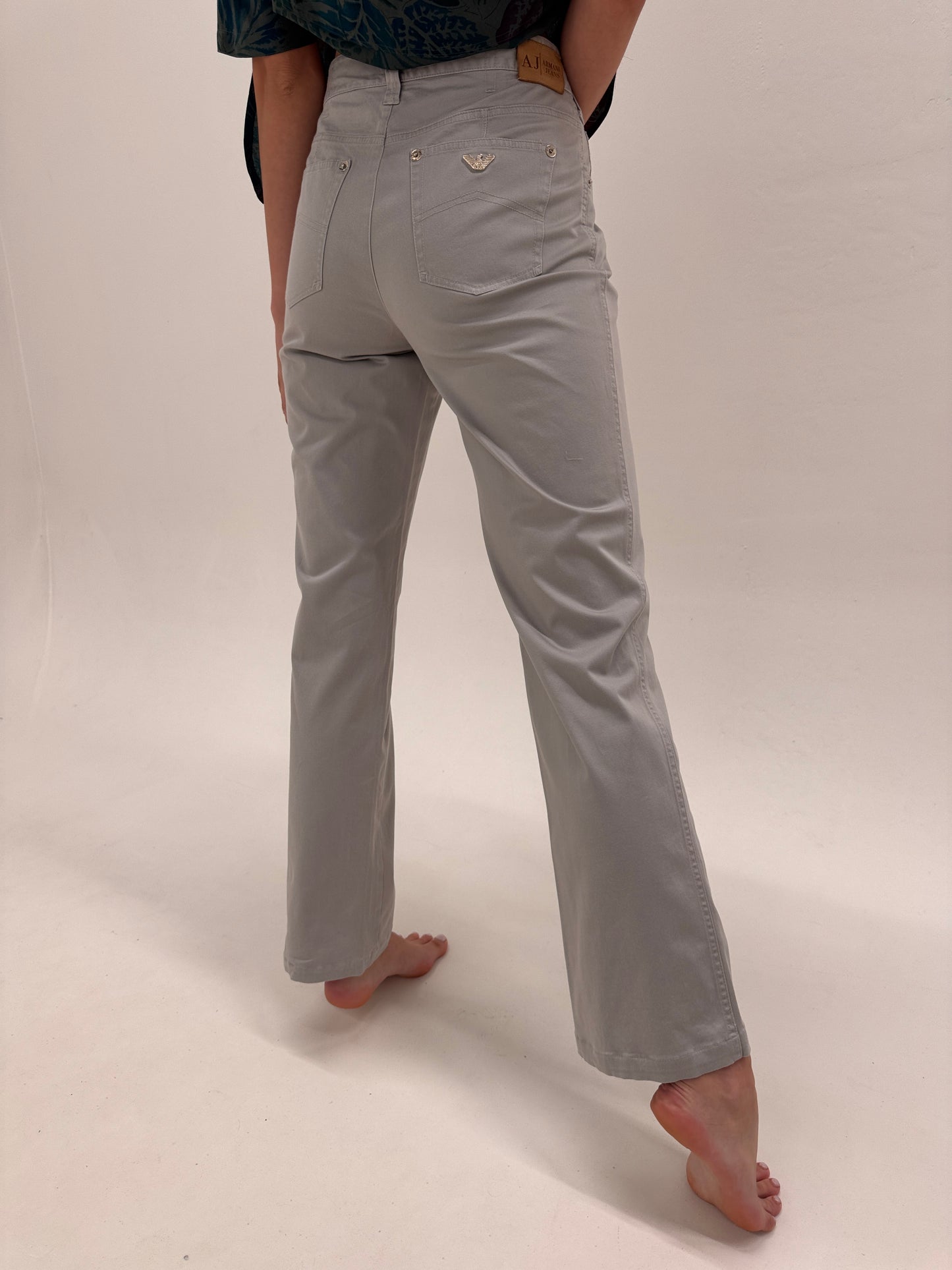 Pantaloni Armani tall ultra confort warm gray din bumbac premium modelator