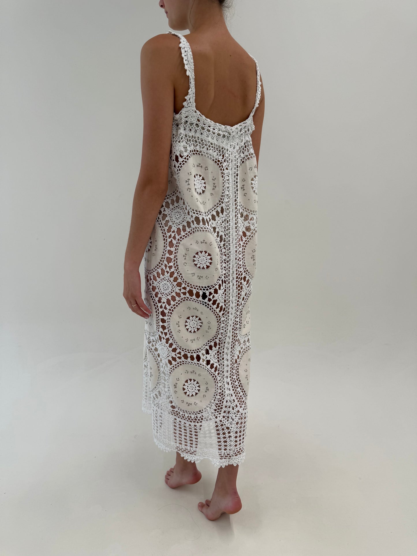 Rochie vintage maxi bijuterie din macrame lucrat manual cu bust reglabil