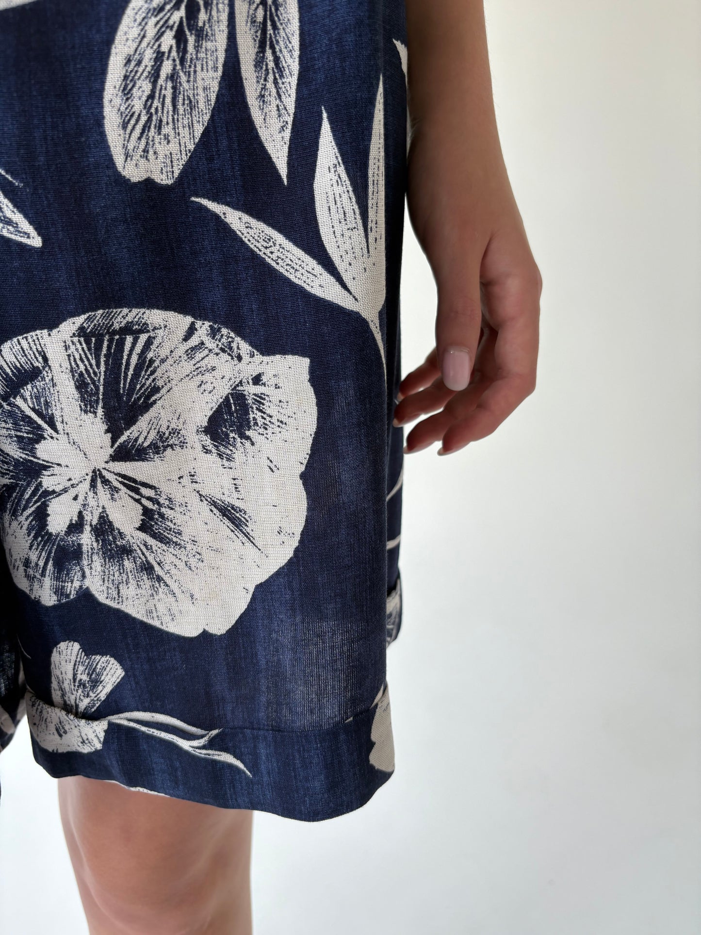 Pantaloni vintage din pânză cu talie ultra înaltă marcată elastică