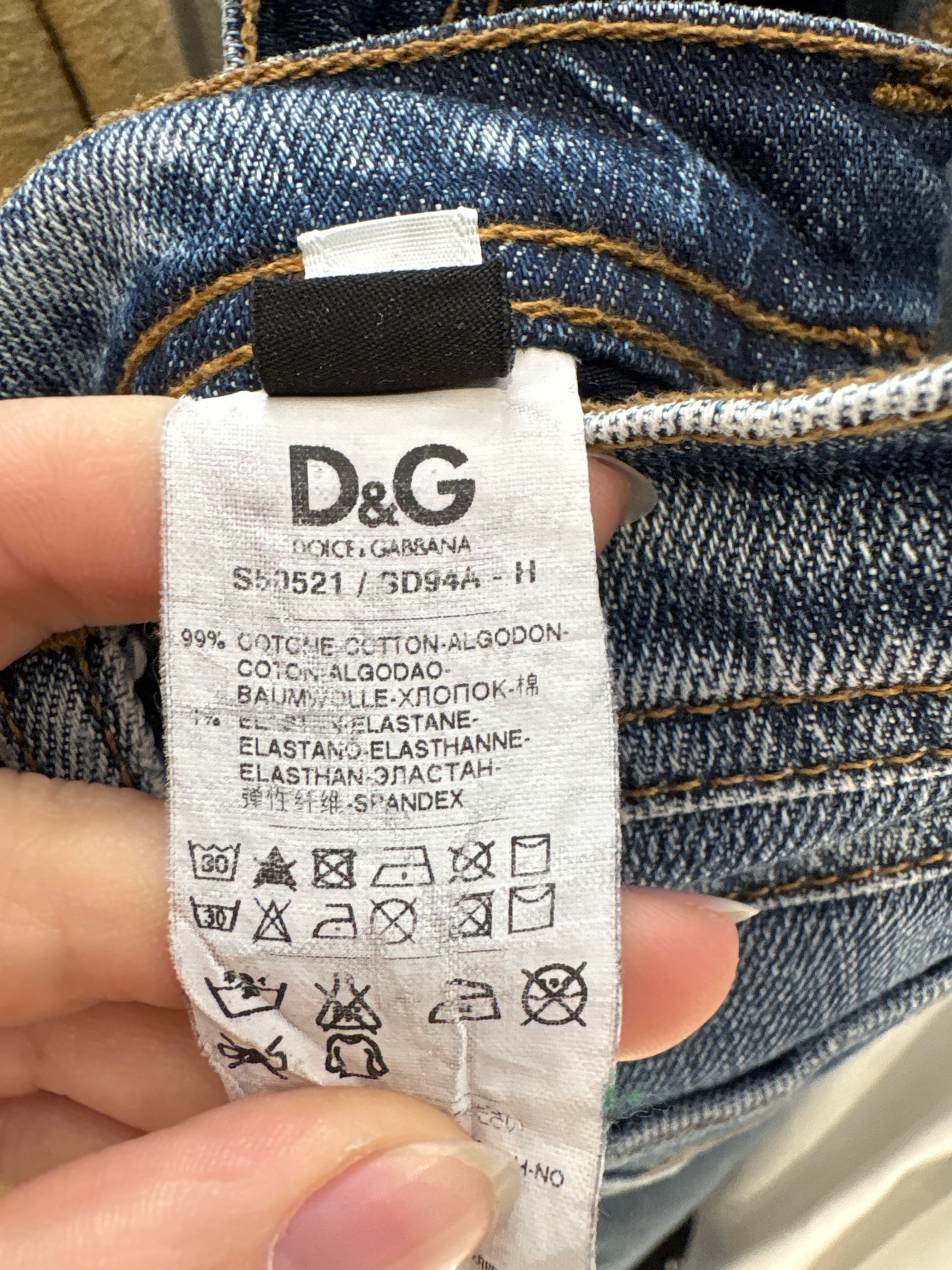 Jeans vintage Dolce&Gabbana în croi super revenit în trend