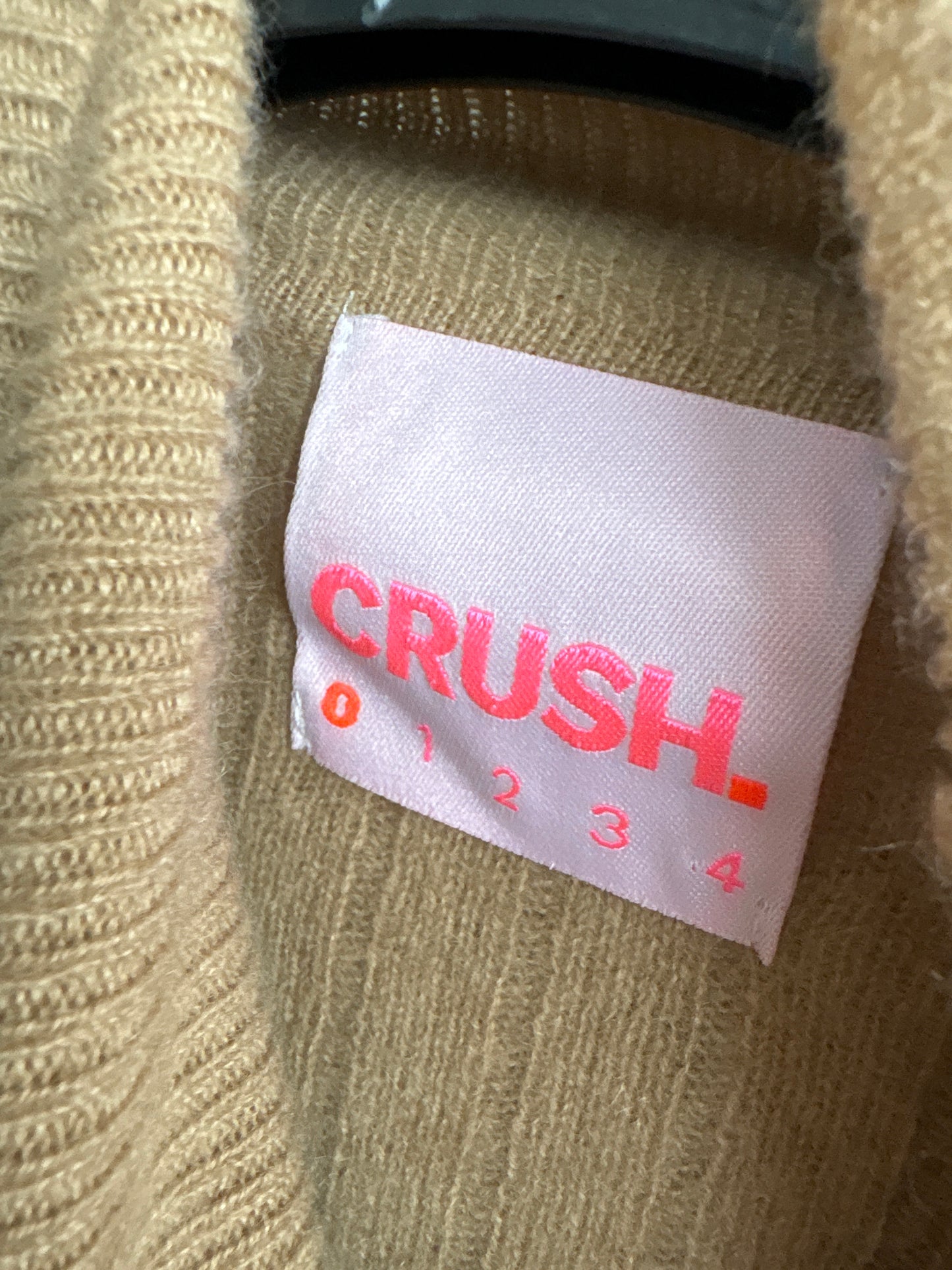 Maleta camel din cașmir excepțional ribbed cu mânecă amplă și manșete ultra înalte