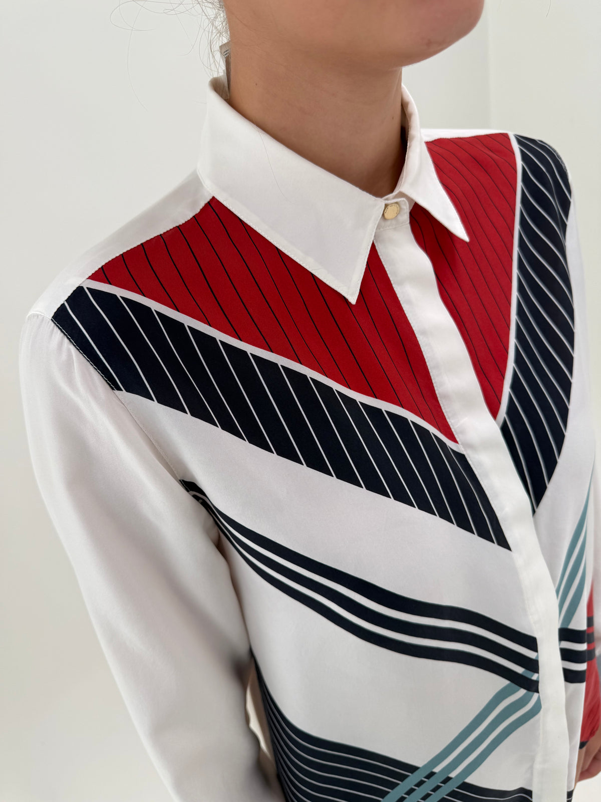 Cămașa Max Mara din mătase naturală cu print geometric în dungi
