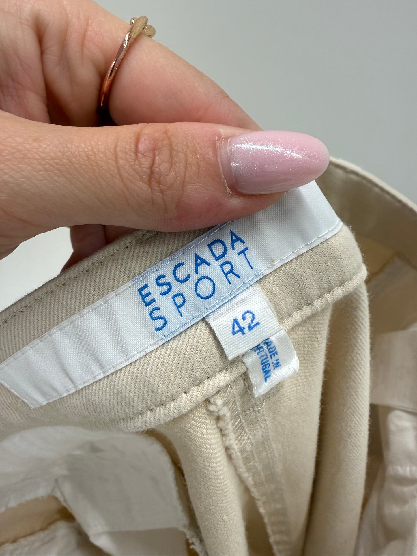 Pantaloni camel Escada din bumbac twill ultra confort