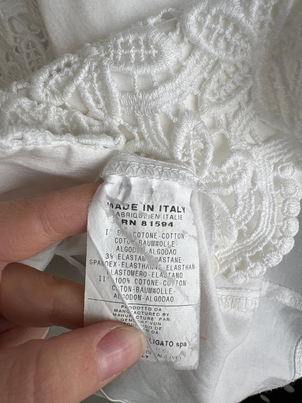Cămașa luxury Nara Camicie cambrata cu dantelă macrame și guler ușor scrobit