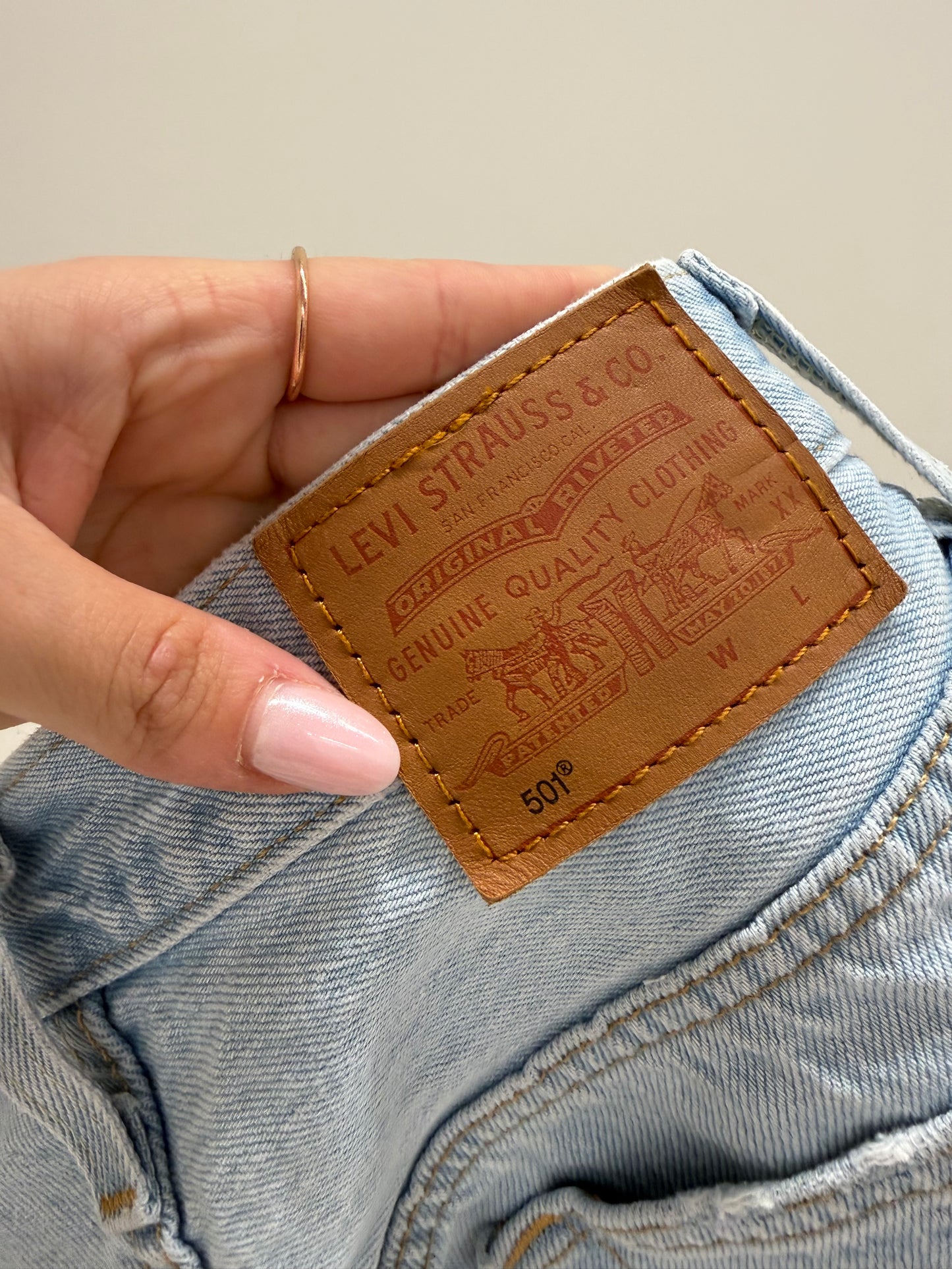 Pantaloni scurti Levi’s din jeans cu talie înaltă