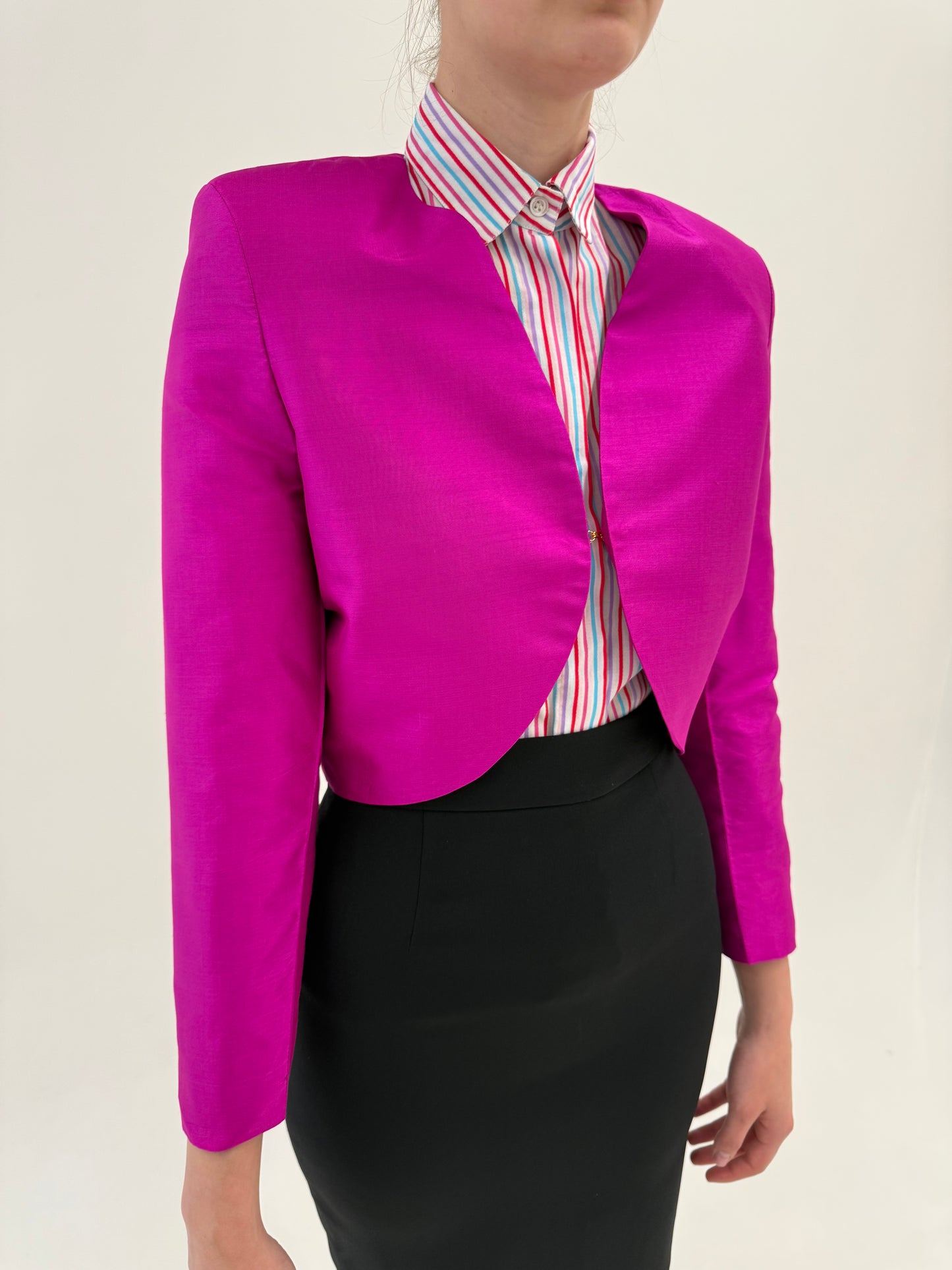 Sacou fucsia petite din mătase naturală dupioni in croi scurt