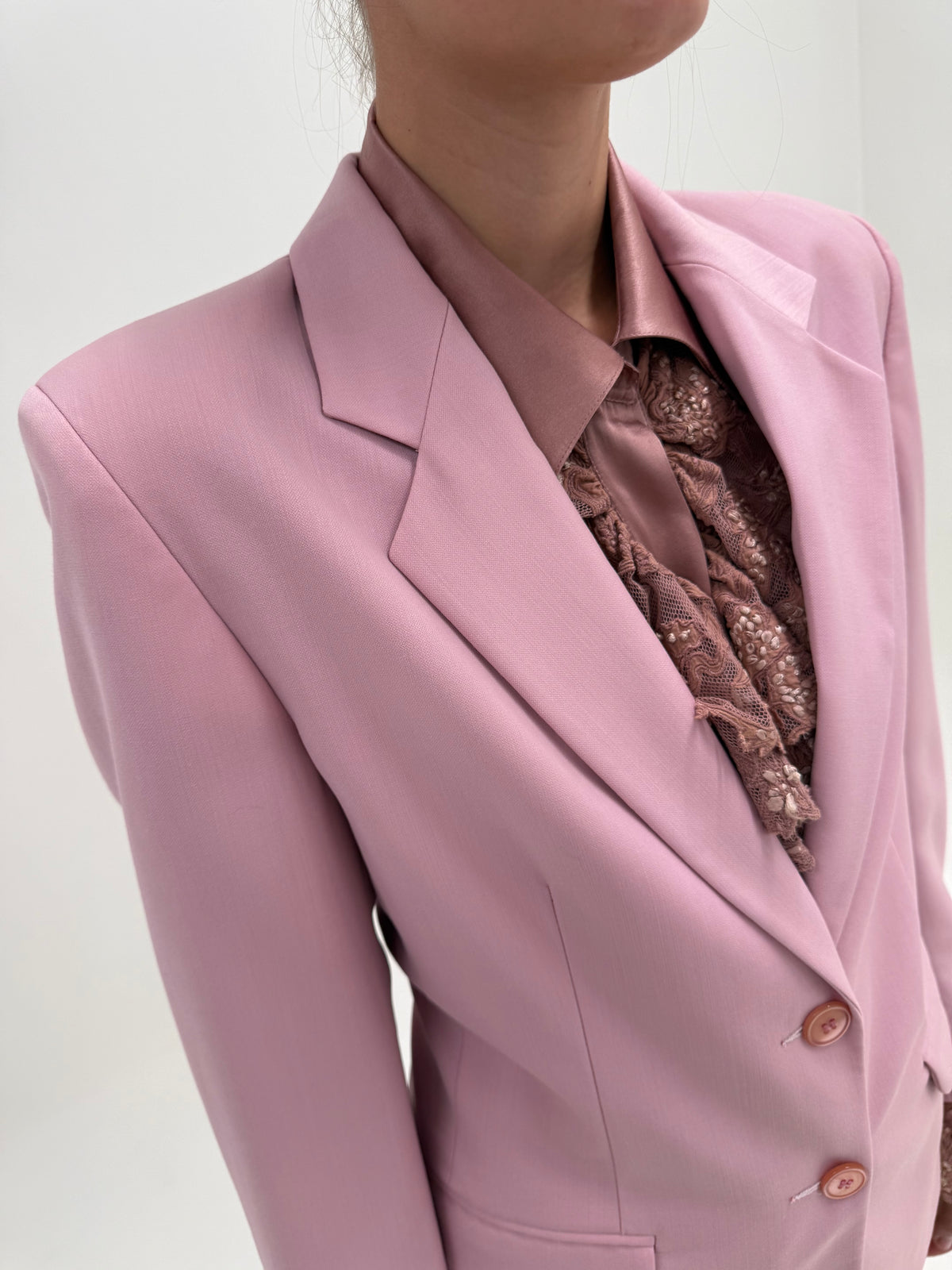 Sacou Ungaro light pink din lana extrafina în croi clasic ușor cambrat