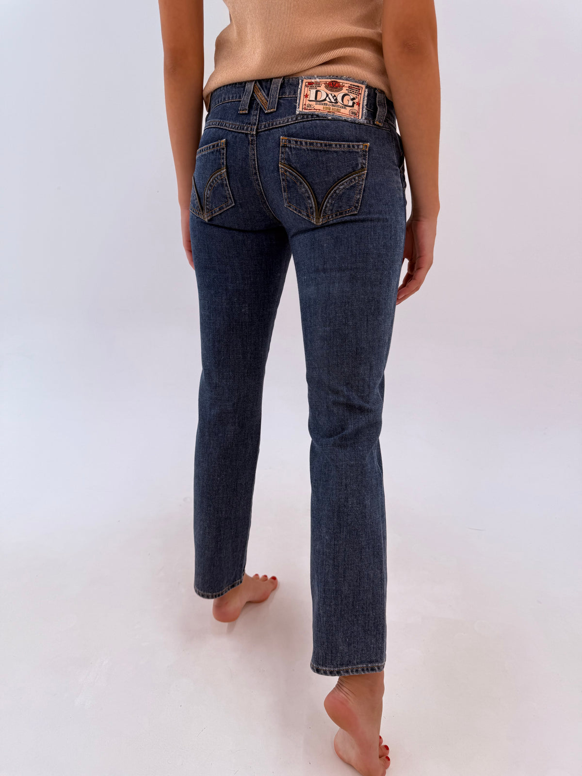 Jeans Dolce&Gabbana ‘Glamour’ straight leg in croi super revenit în trend