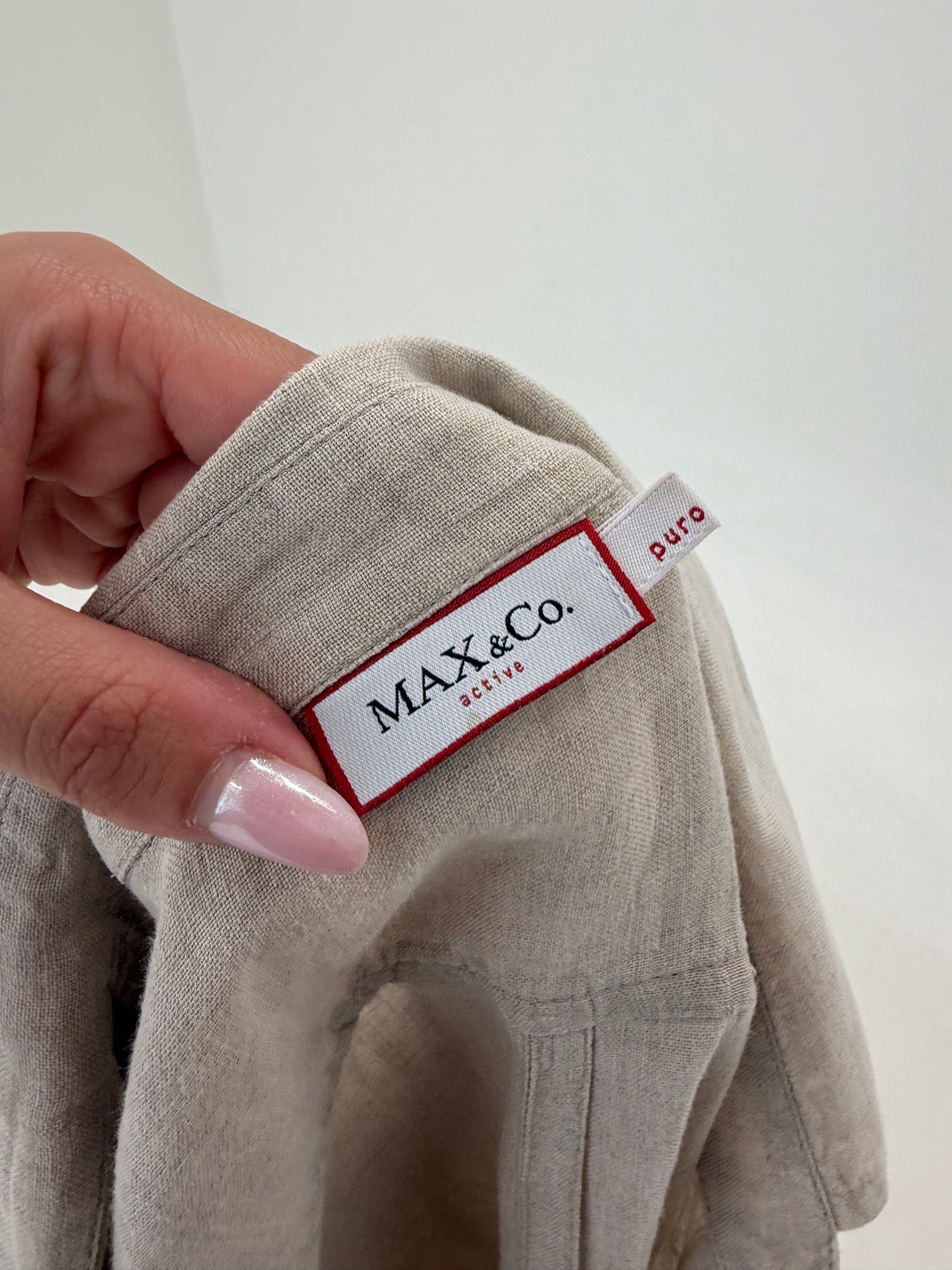 Rochie light nude Max&Co by Max Mara din in în croi Safari cu mânecă reglabilă