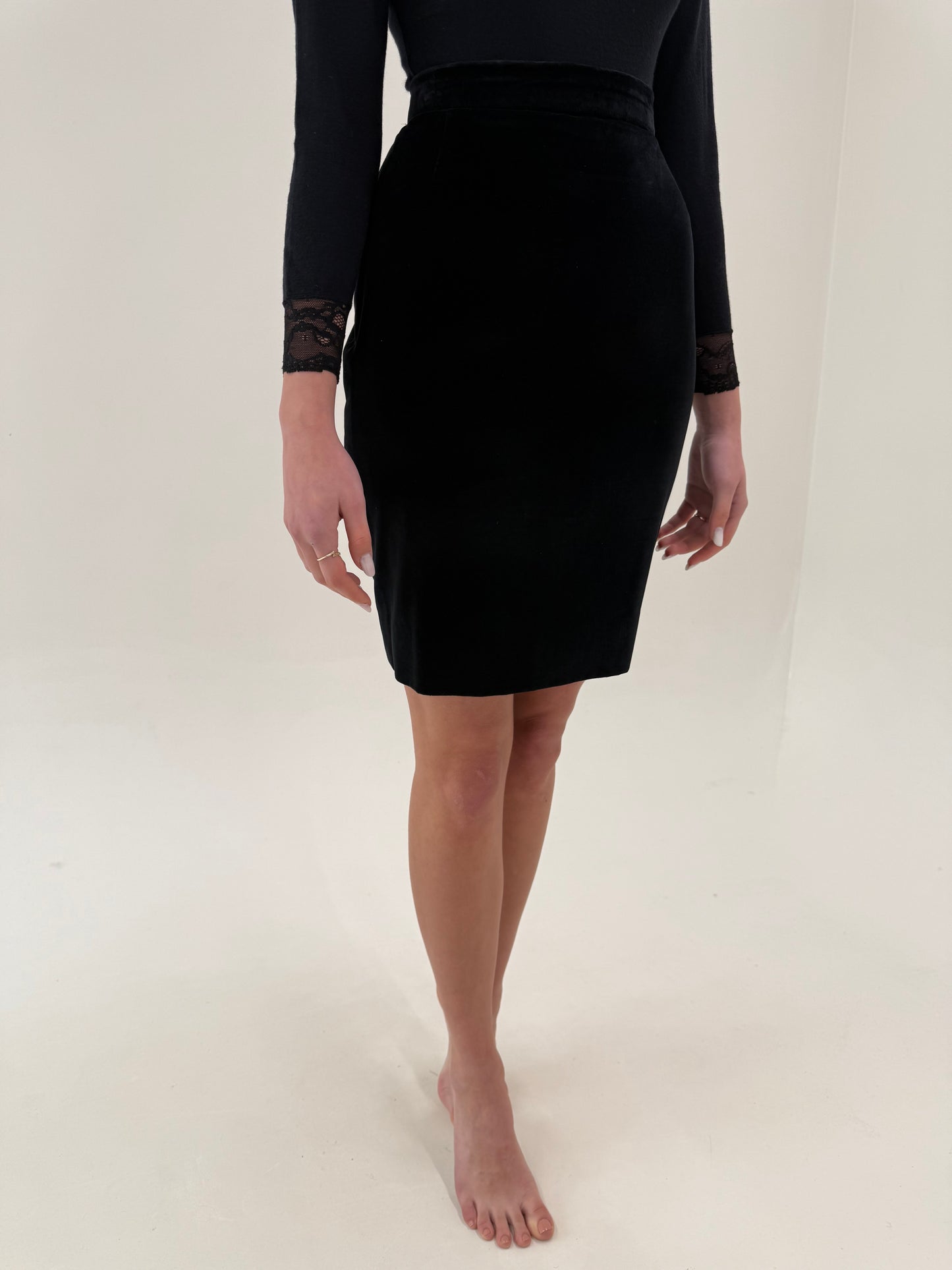 Deux piece vintage din catifea cu sacou cambrat asimetric de la zi la seară