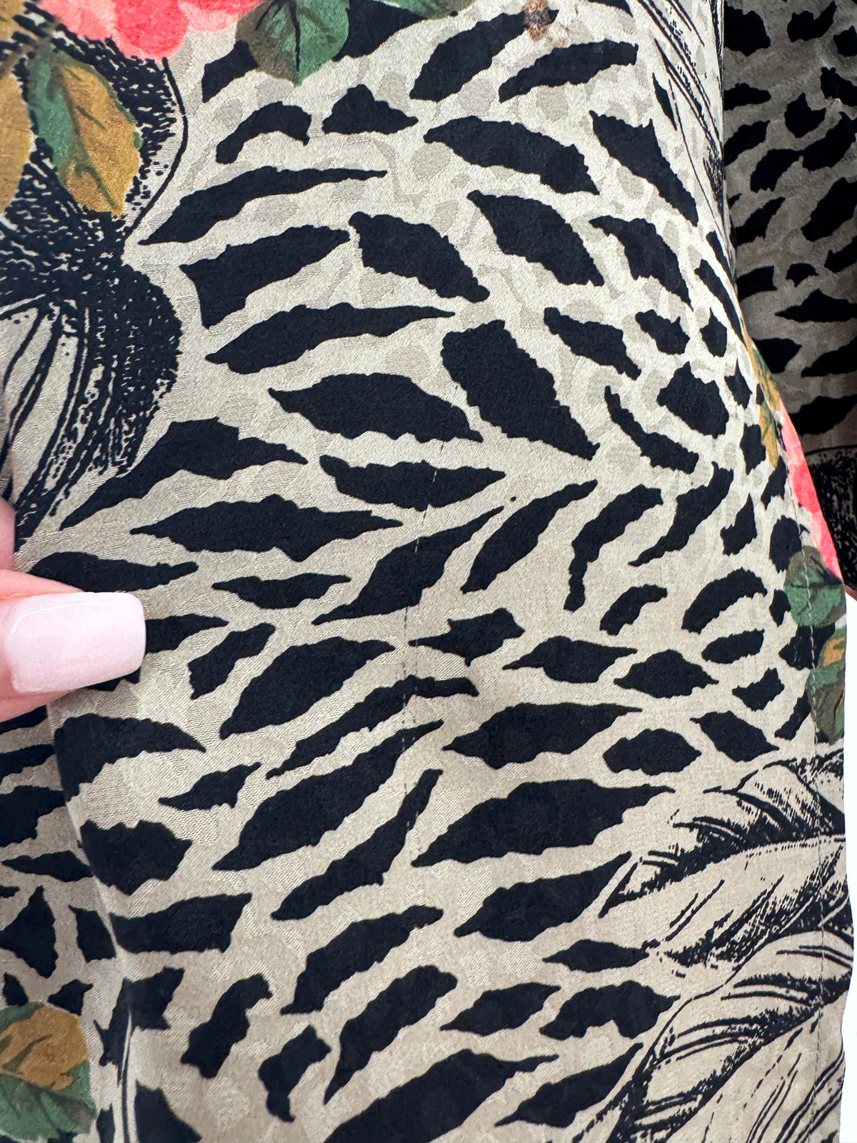 Cămașa din mătase naturală cu animal print stilizat