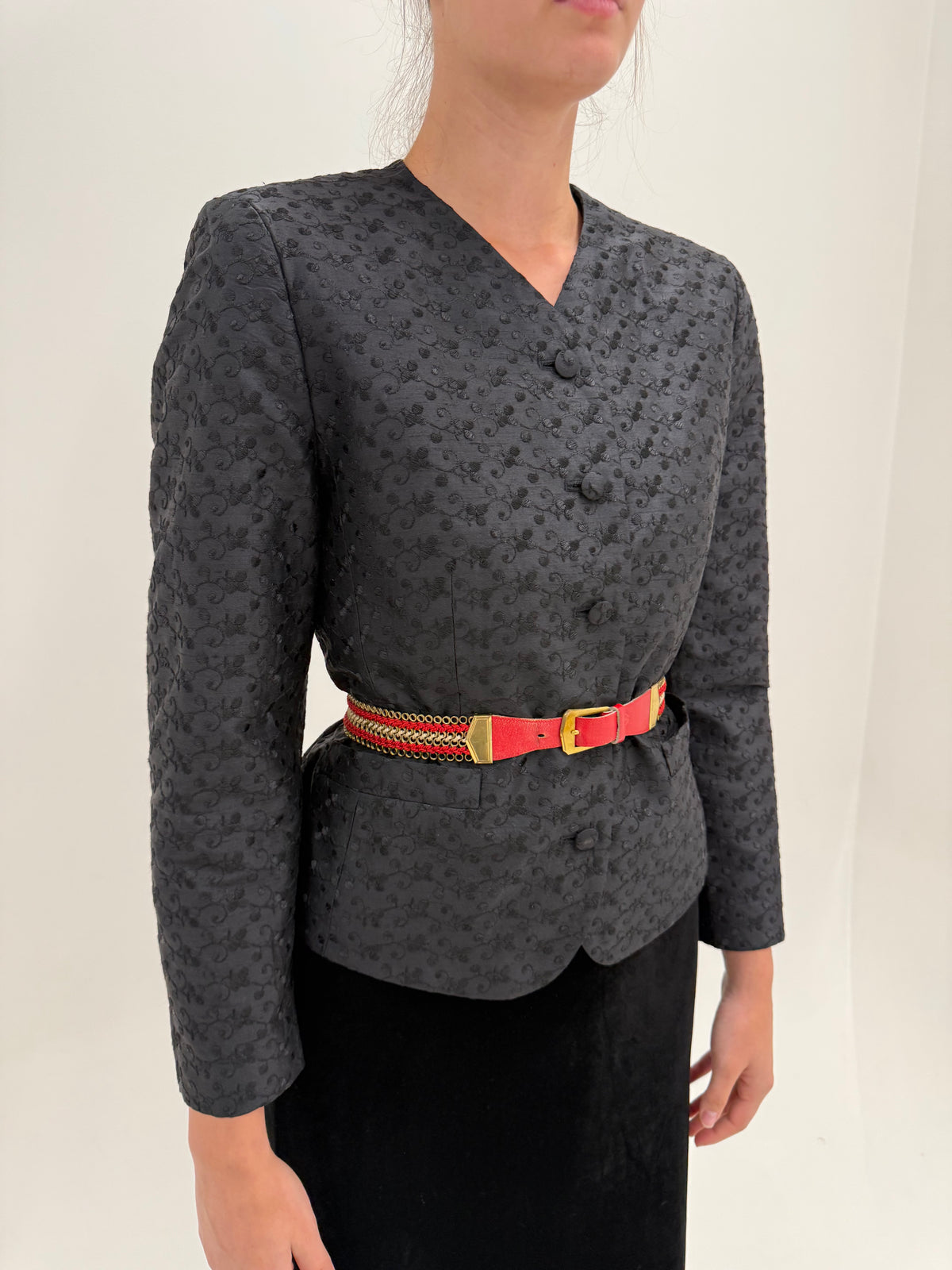 Sacou negru Elegance din stofă de mătase naturală neagră integral brodată