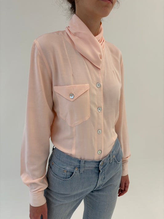 Cămașa vintage cambrata powder pink in croi ușor cambrat