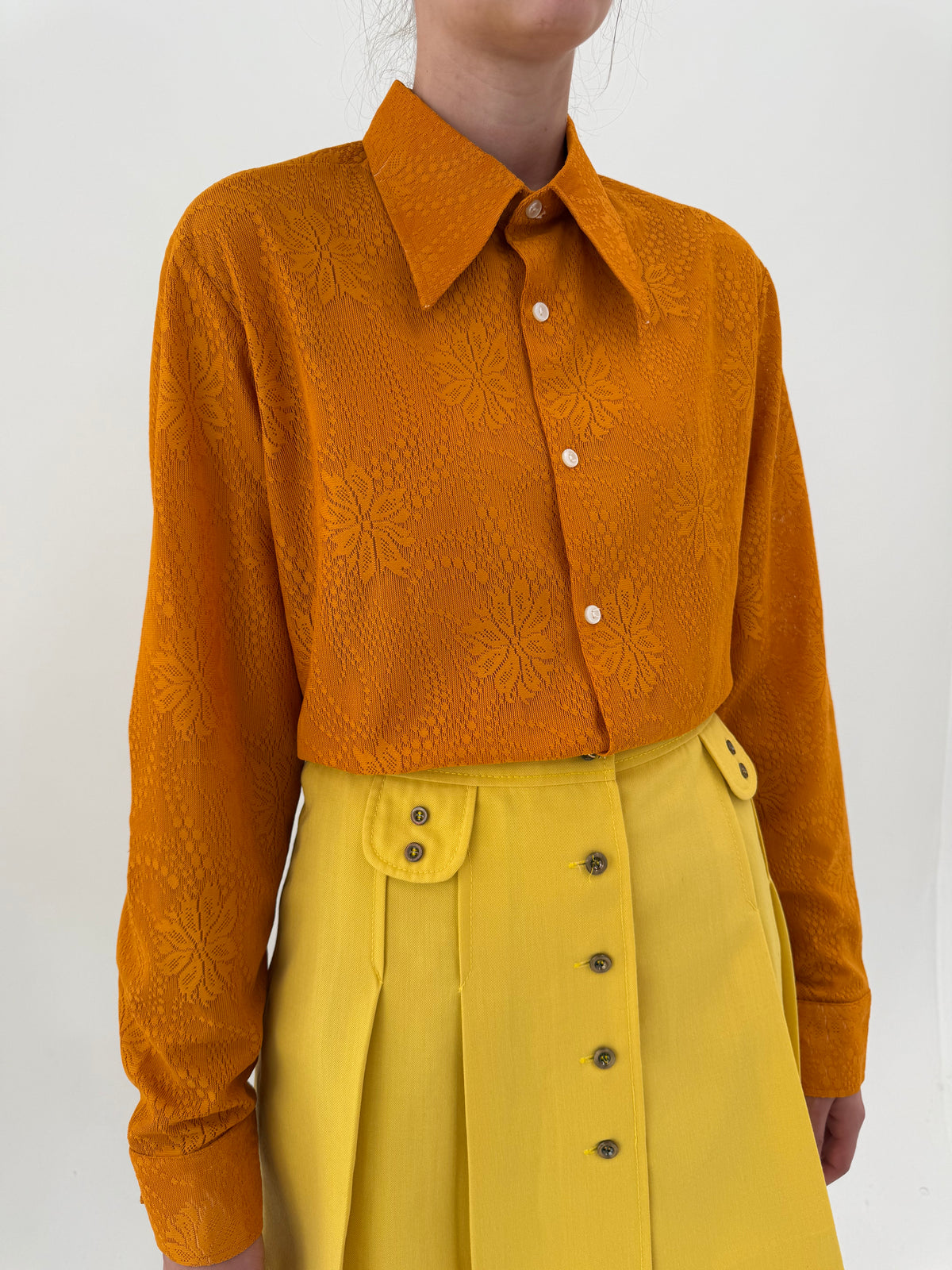 Cămașa old vintage anii 70 oranj din dantelă tricotată tip jacquard