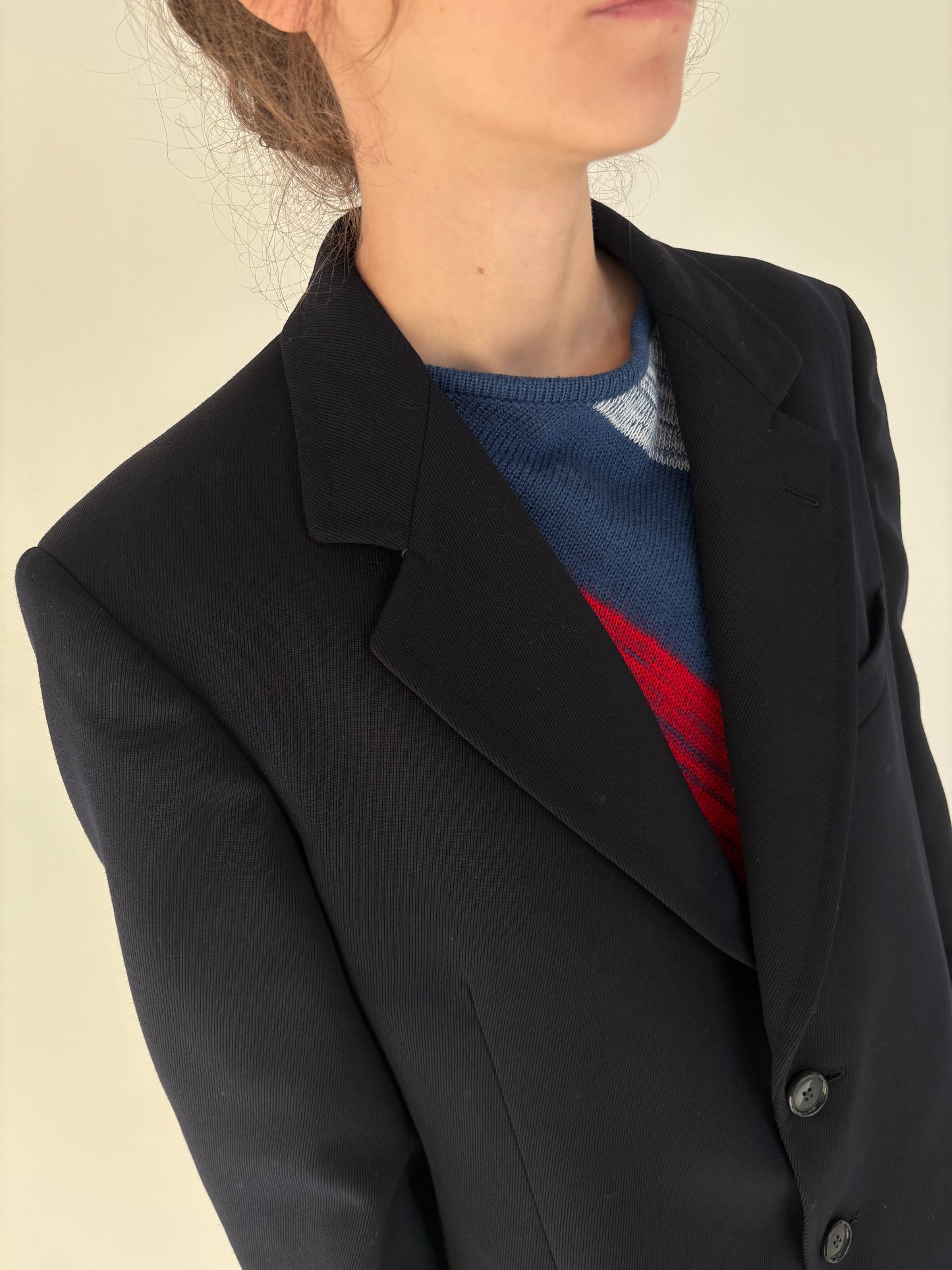 Sacou din stofă plină de lana cu cașmir în croi actual