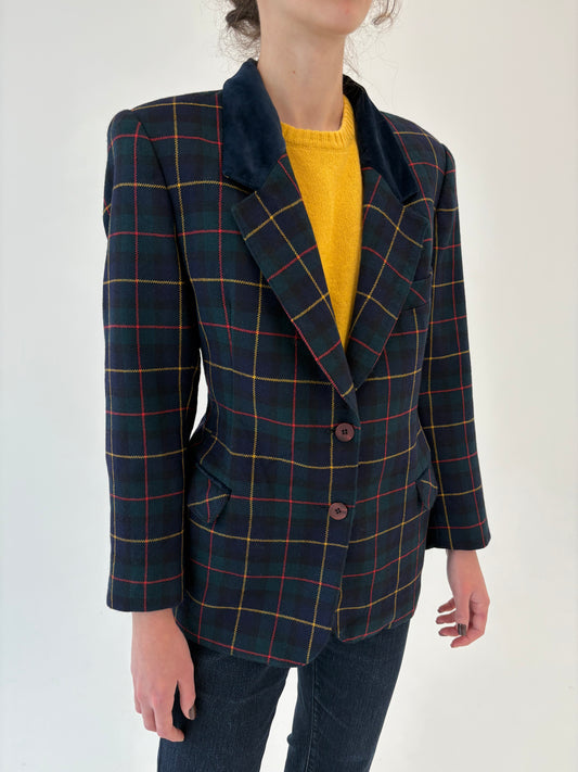Sacou petite ușor cambrat din tweed de lana extrafina pura certificată