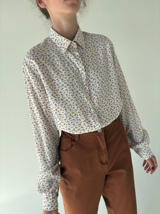 Cămașa vintage cu print floral delicat în culori de toamnă
