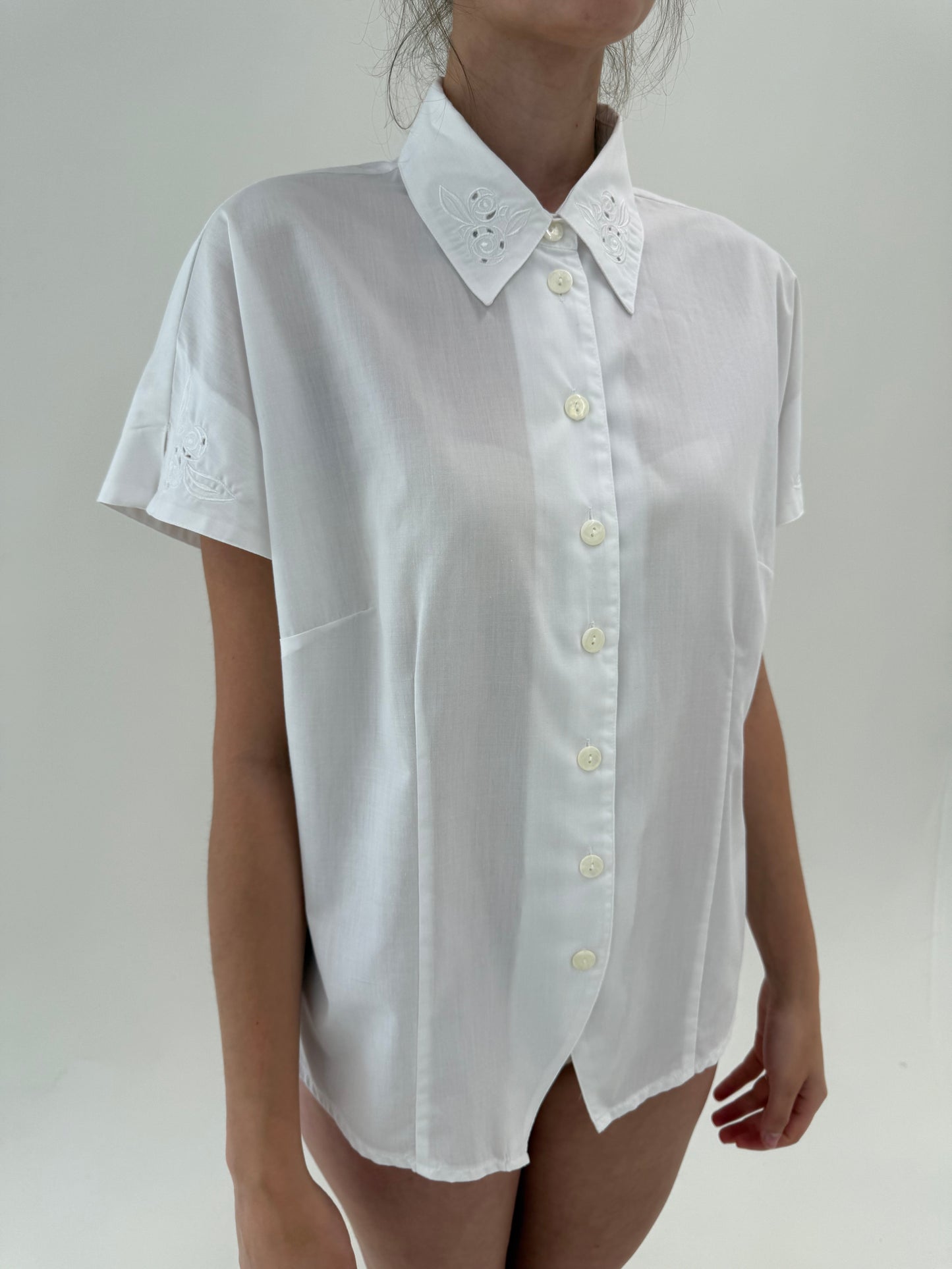 Cămașa din bumbac premium cu broderie anglaise