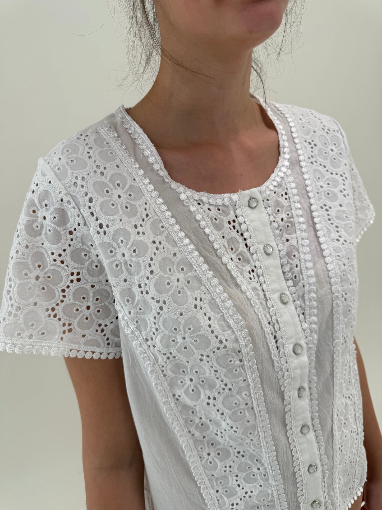 Cămașa vintage premium cu broderie anglaise și dantelă