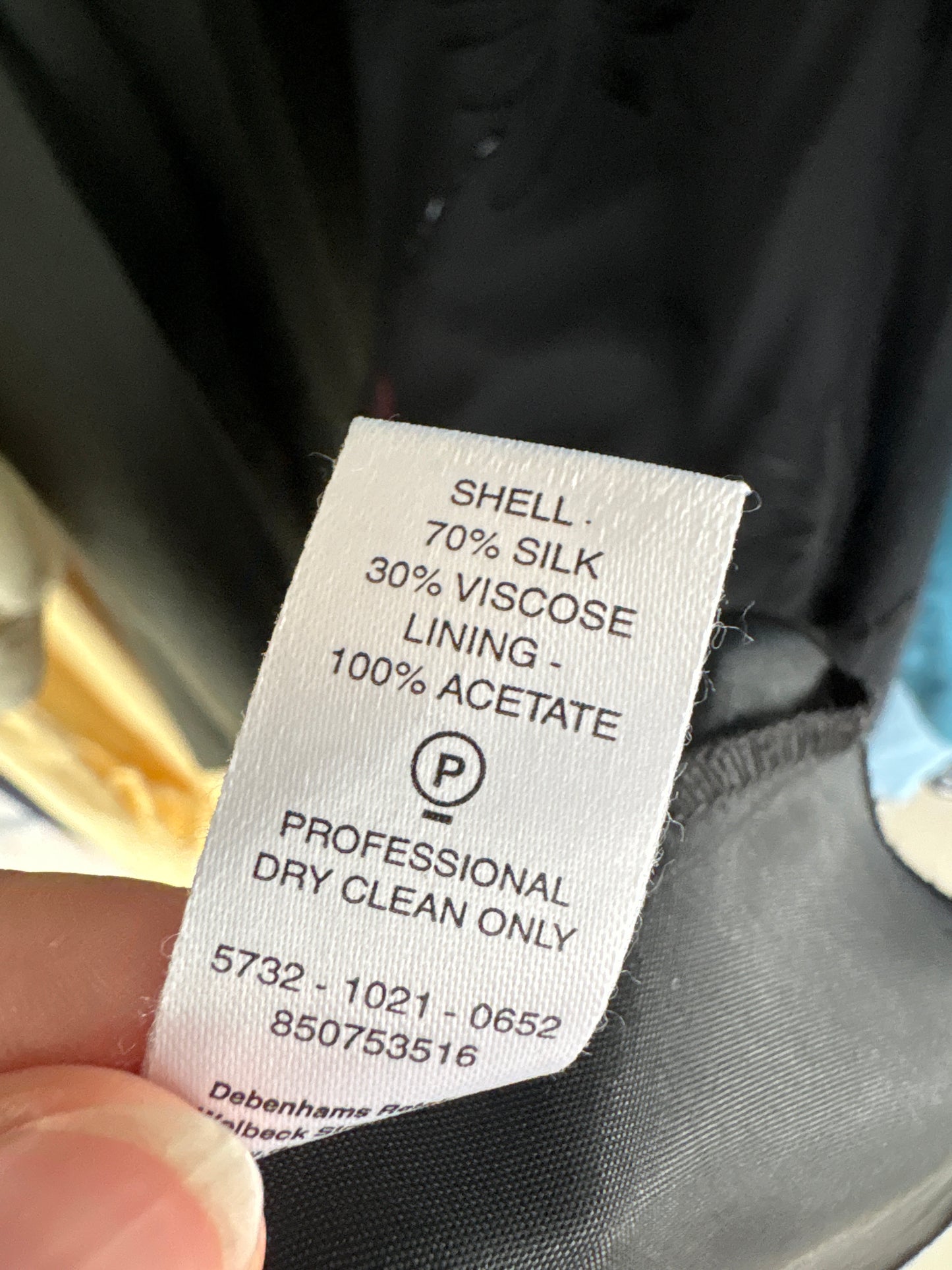 LBD tip furou din 70% mătase naturală in bie cu aplicații manuale delicate