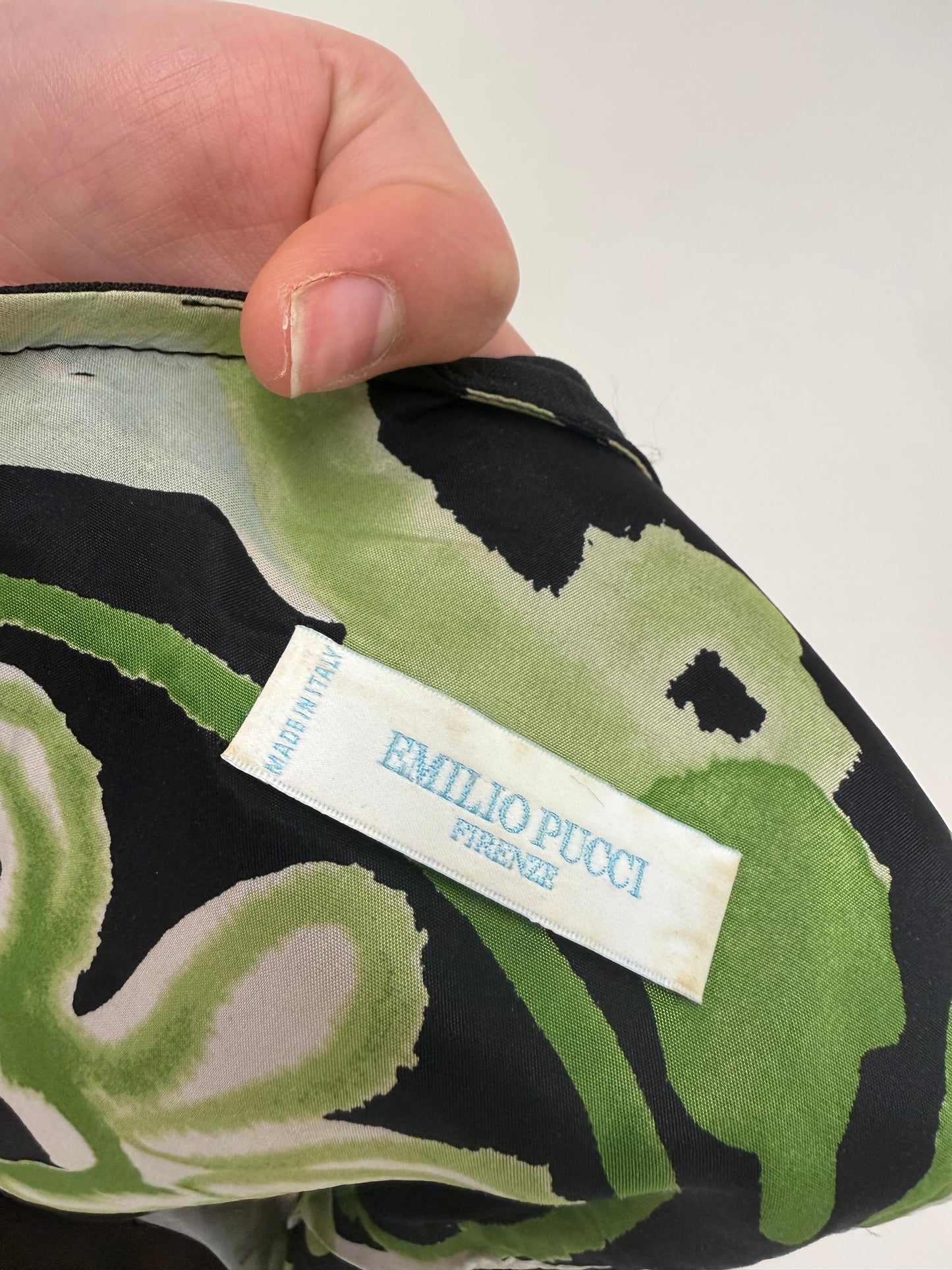 LBD luxury Emilio Pucci anii 2000 in croi minimalist din jacquard de vară