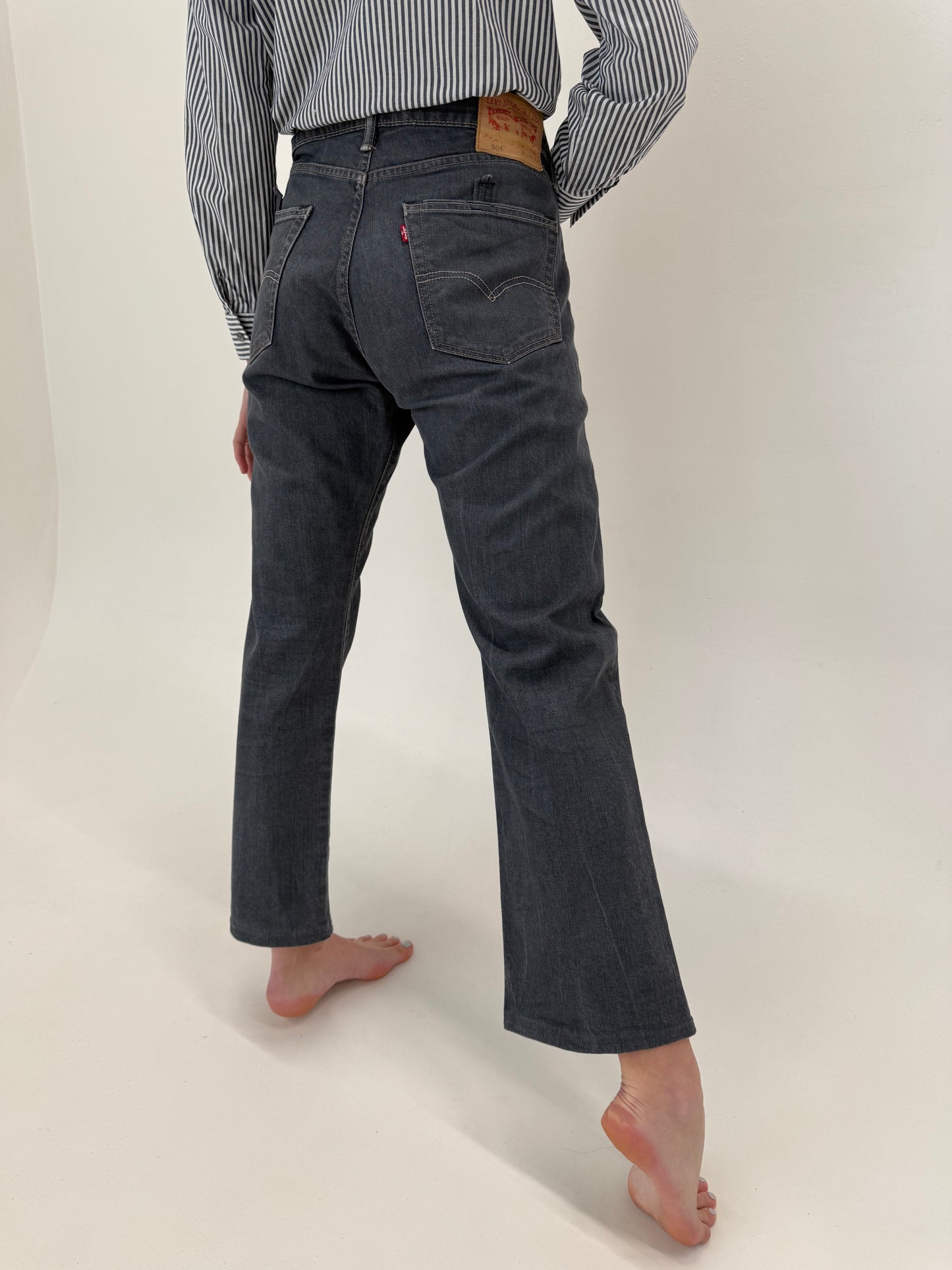 Jeans Levi’s bootcut 504 foarte ușor modelatori