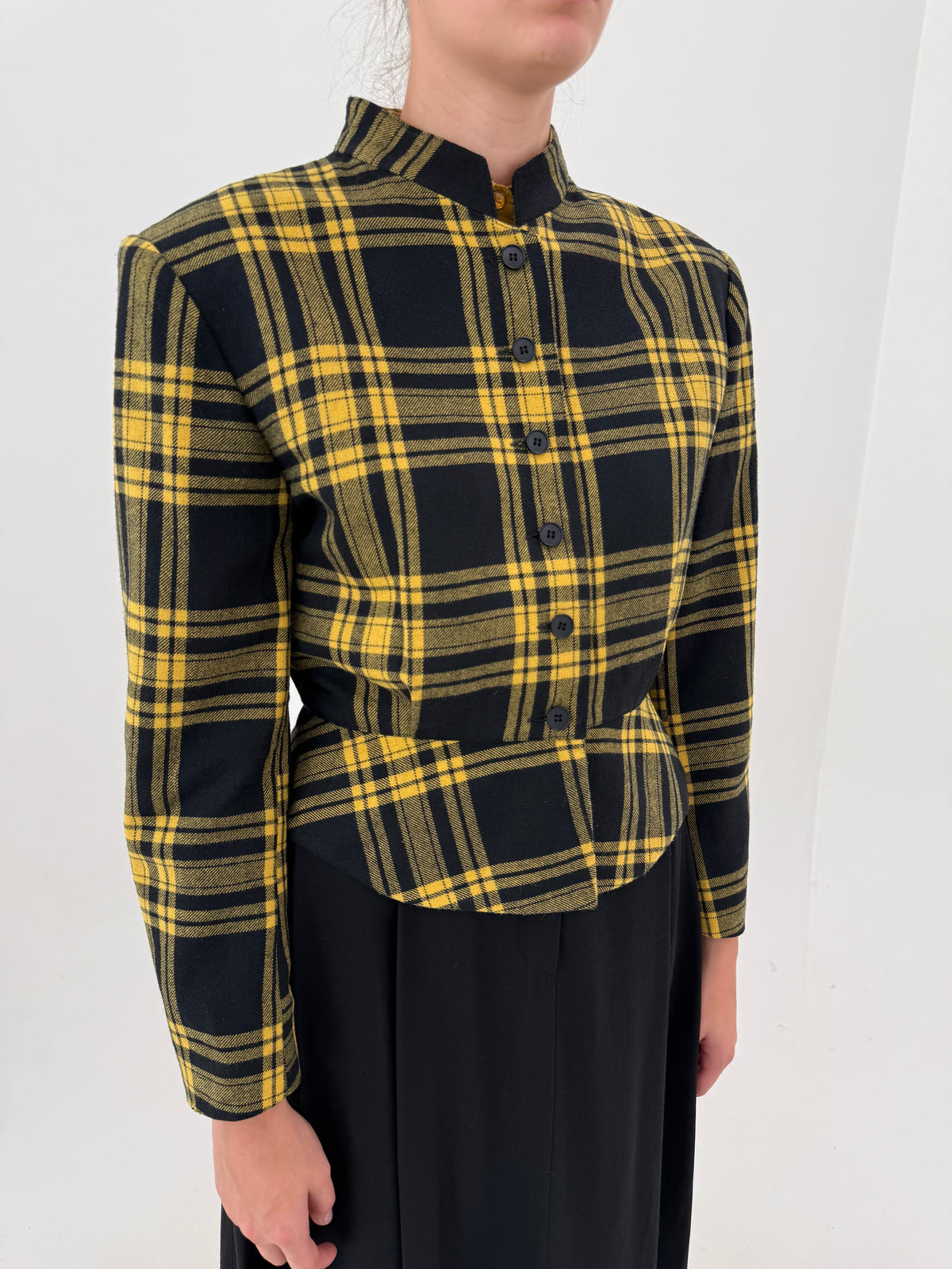 Jacheta în carouri și croi ultra chic retro modern din tweed de lana extrafina