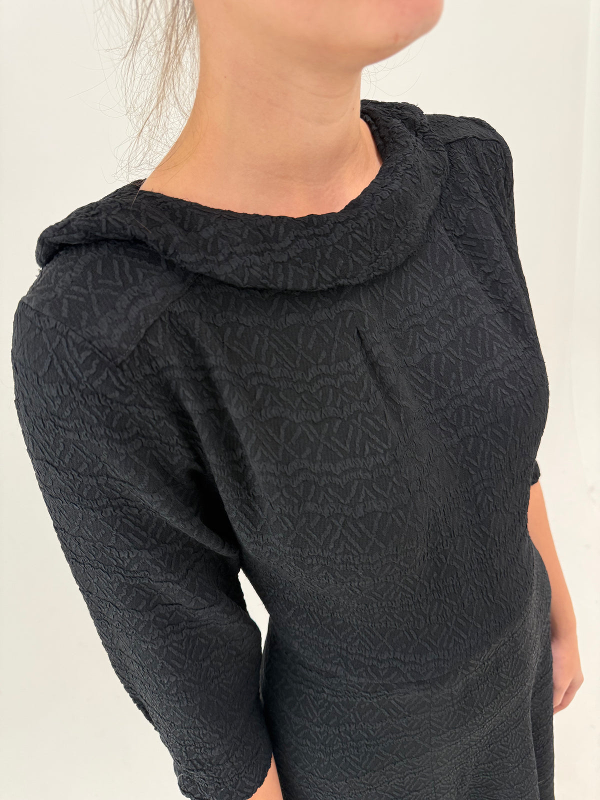 LBD old vintage de colecție anii 50 din cloqué texturat cu portrait collar de la zi la cocktail